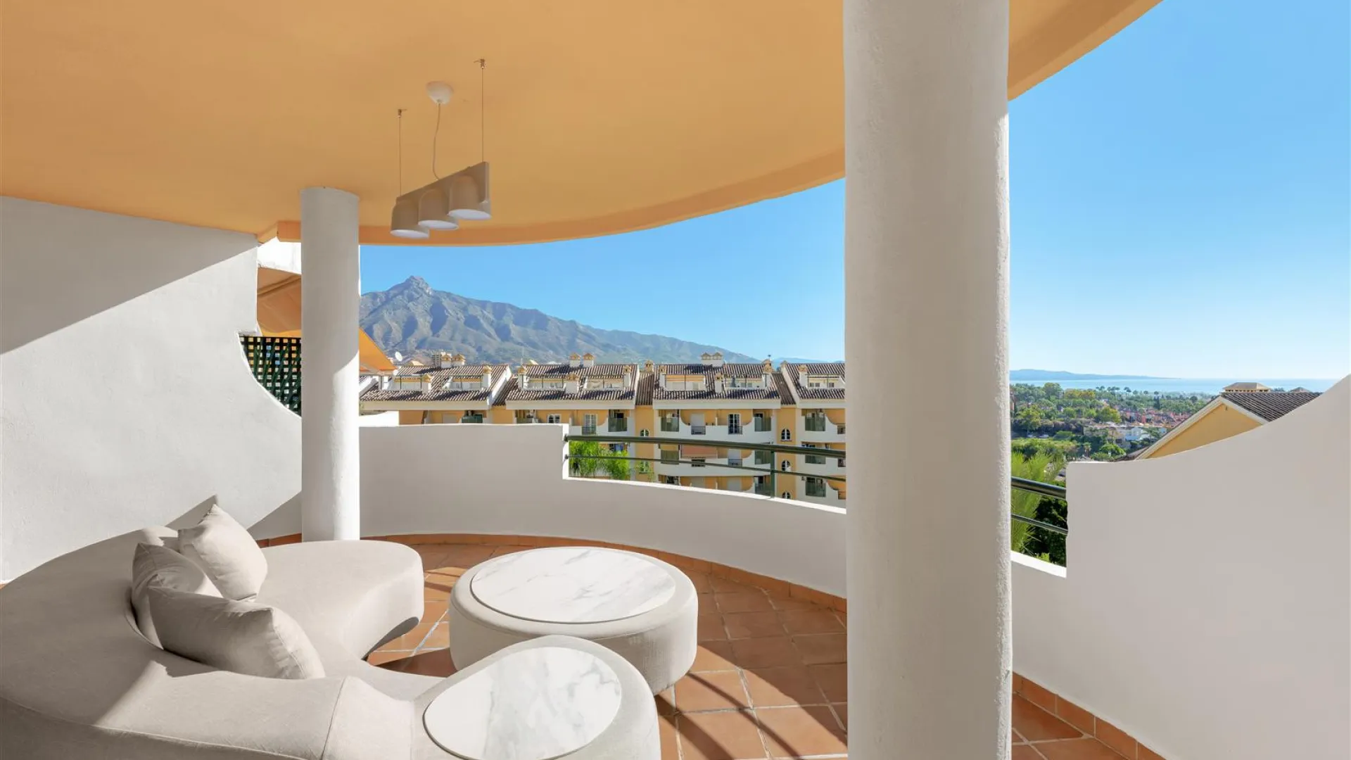 Señorio de Aloha, duplex a la venta