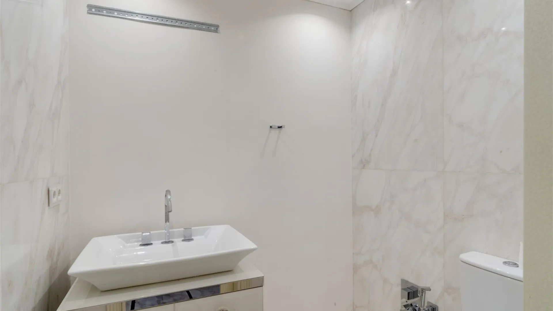 Villa a la venta en Lomas de Magna Marbella de 6 dormitorios