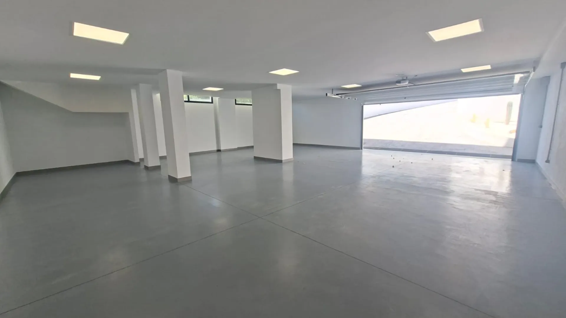 Buy villa with 6 bedrooms in Paraiso Alto