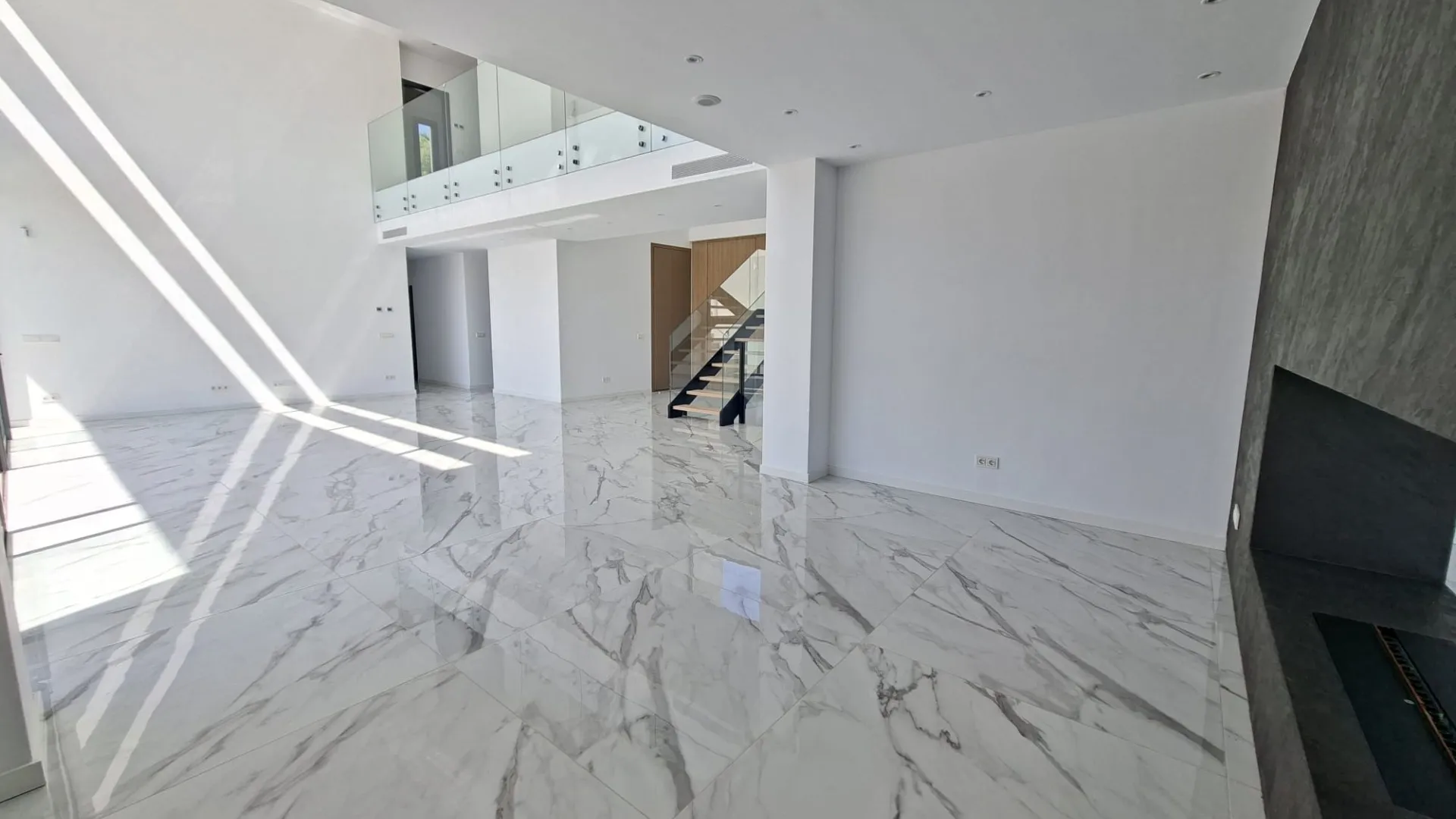 Buy villa with 6 bedrooms in Paraiso Alto