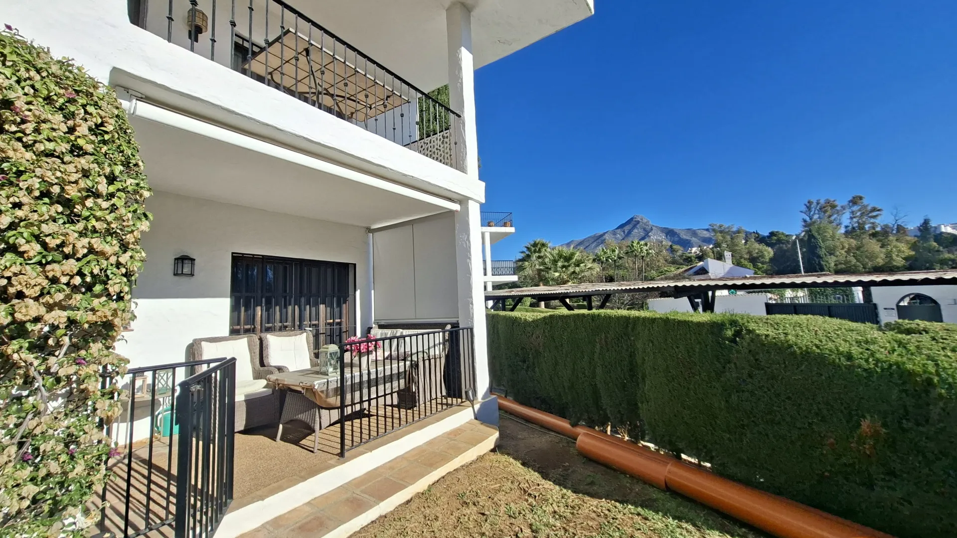 Se vende apartamento planta baja en Las Cascadas
