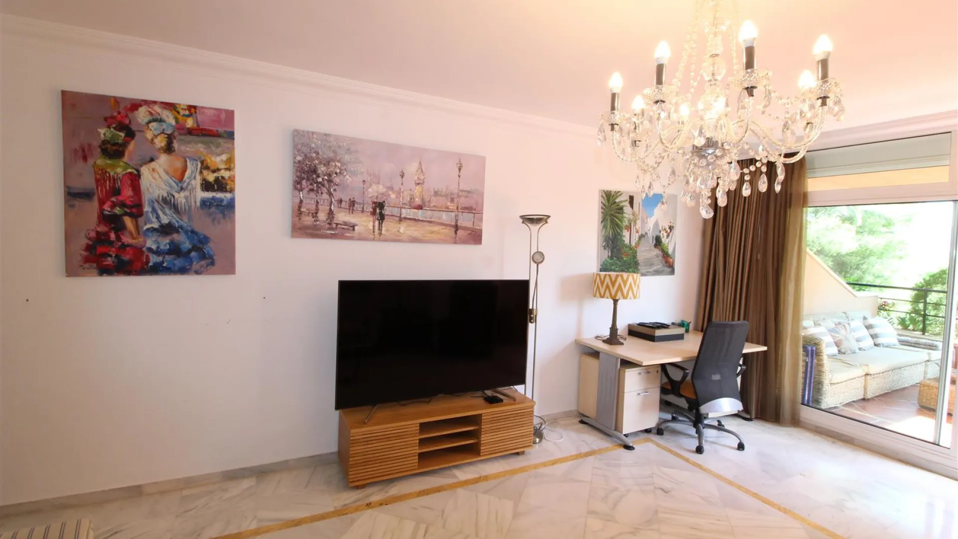 Apartamento a la venta en Magna Marbella de 2 dormitorios