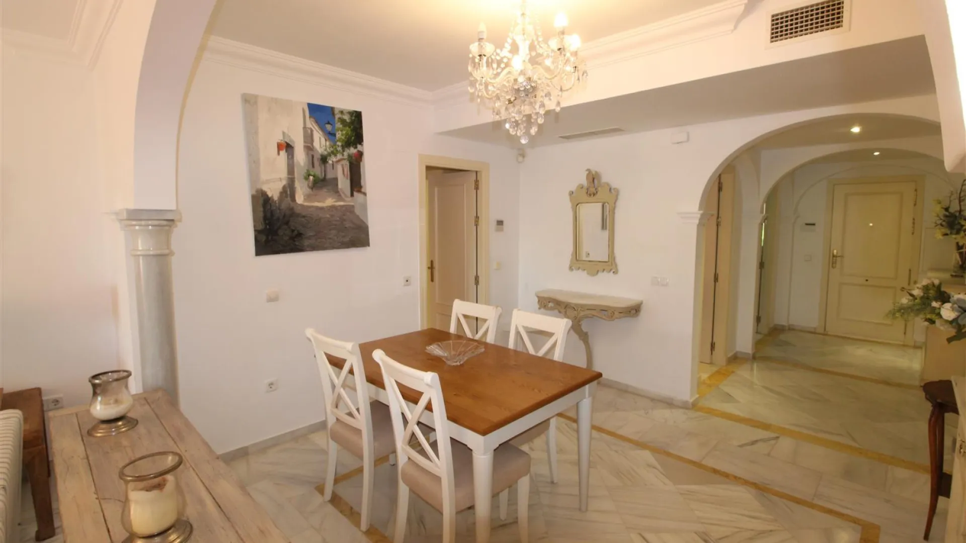 Apartamento a la venta en Magna Marbella de 2 dormitorios