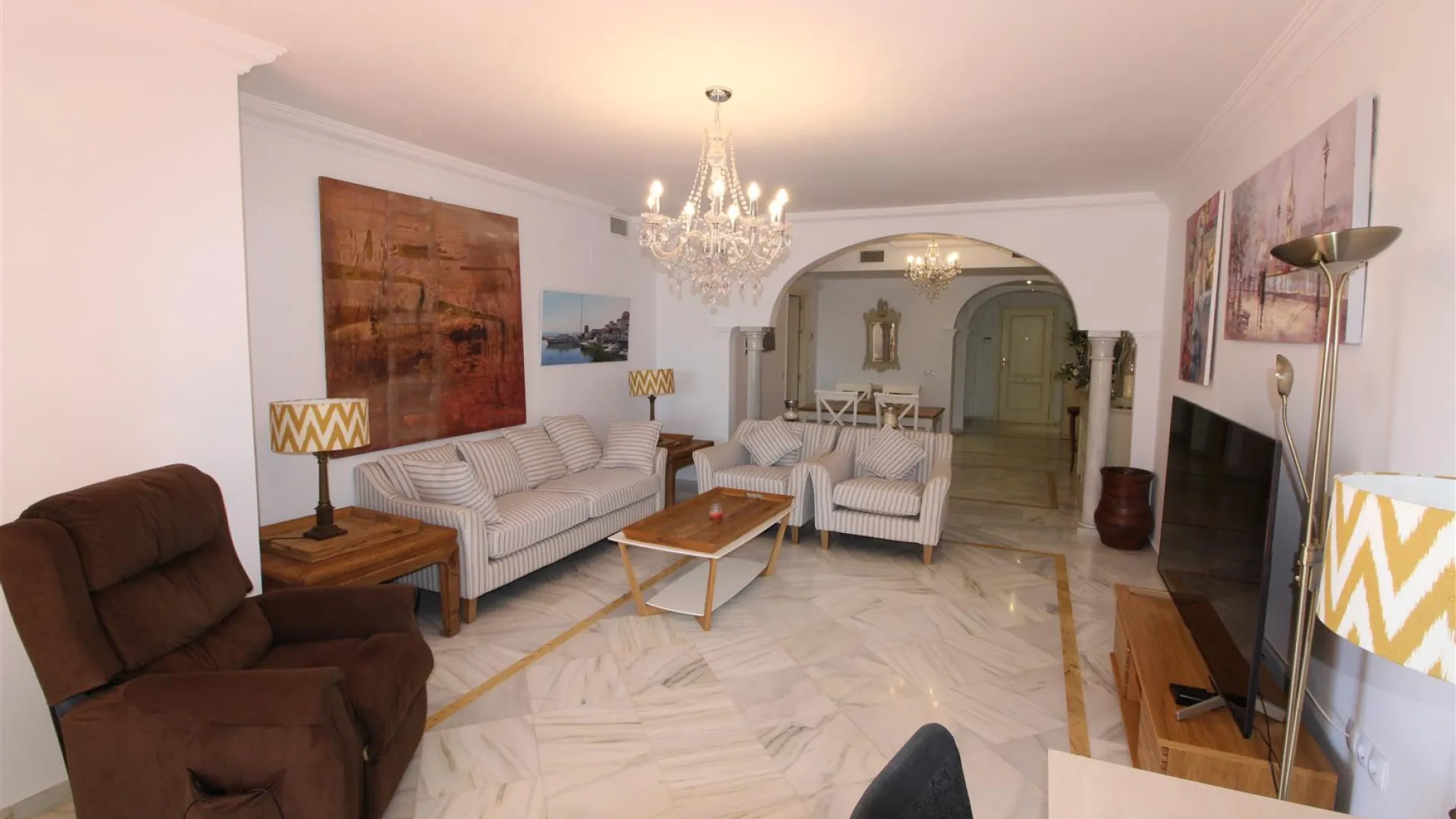 Apartamento a la venta en Magna Marbella de 2 dormitorios