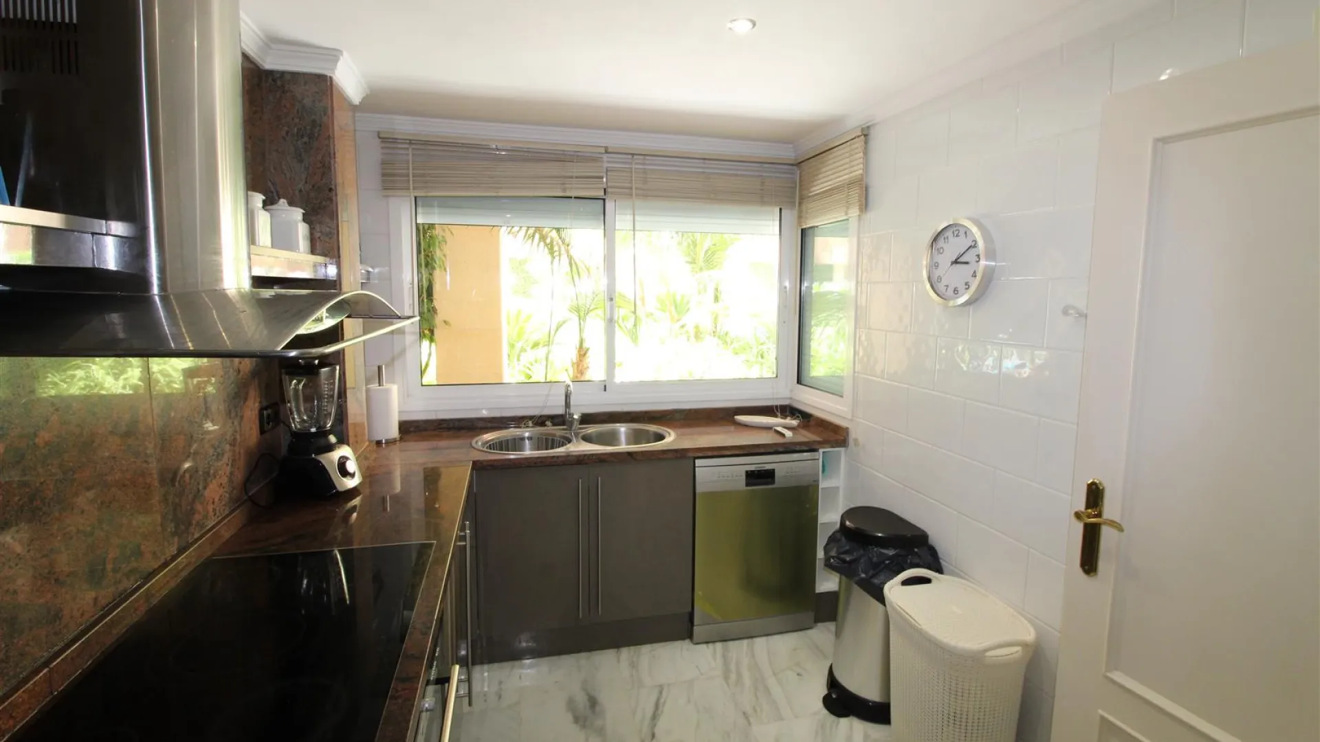 Apartamento a la venta en Magna Marbella de 2 dormitorios