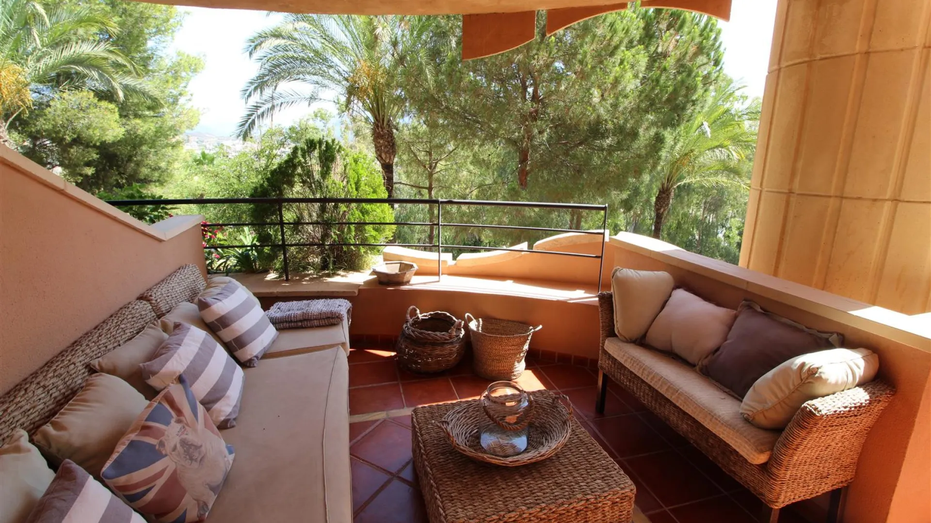 Apartamento a la venta en Magna Marbella de 2 dormitorios