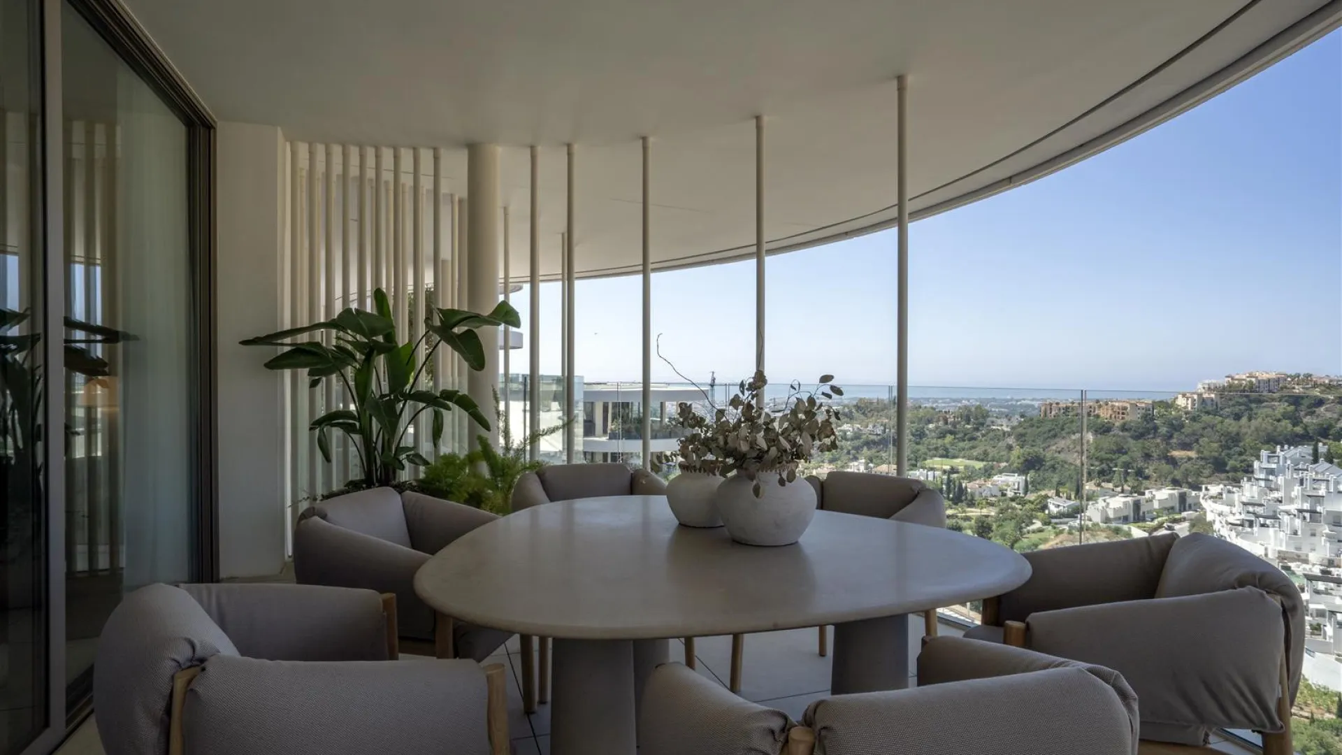 The View Marbella, apartamento planta baja en venta con 3 dormitorios