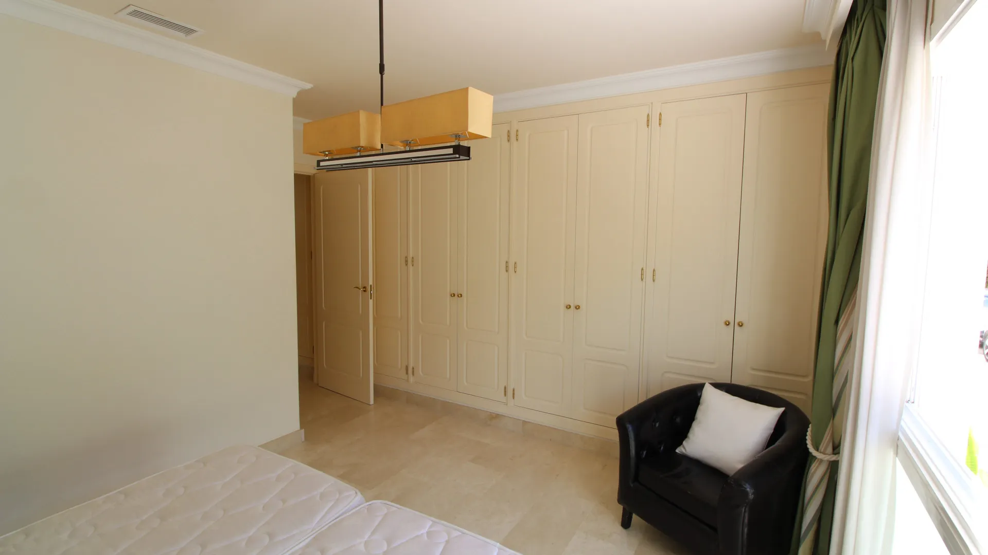Apartamento planta baja en venta en La Corniche