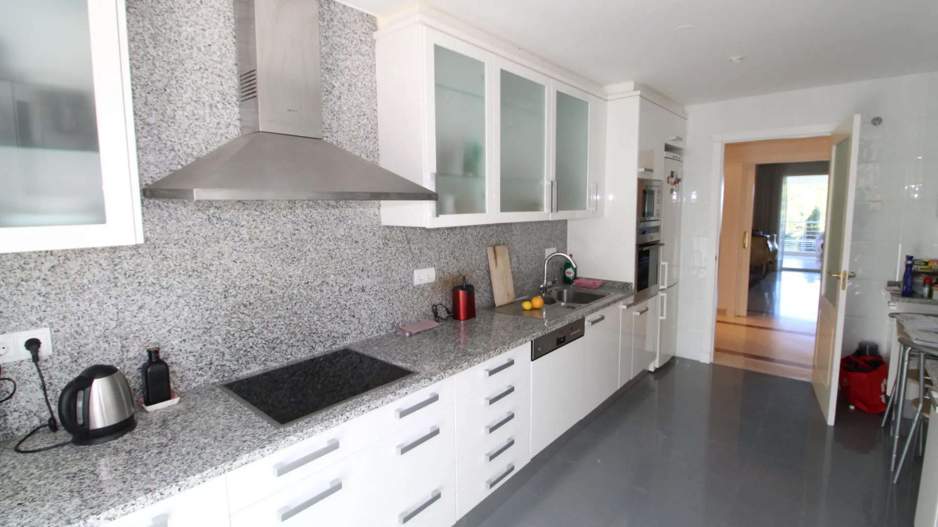 Apartamento planta baja en venta en La Corniche
