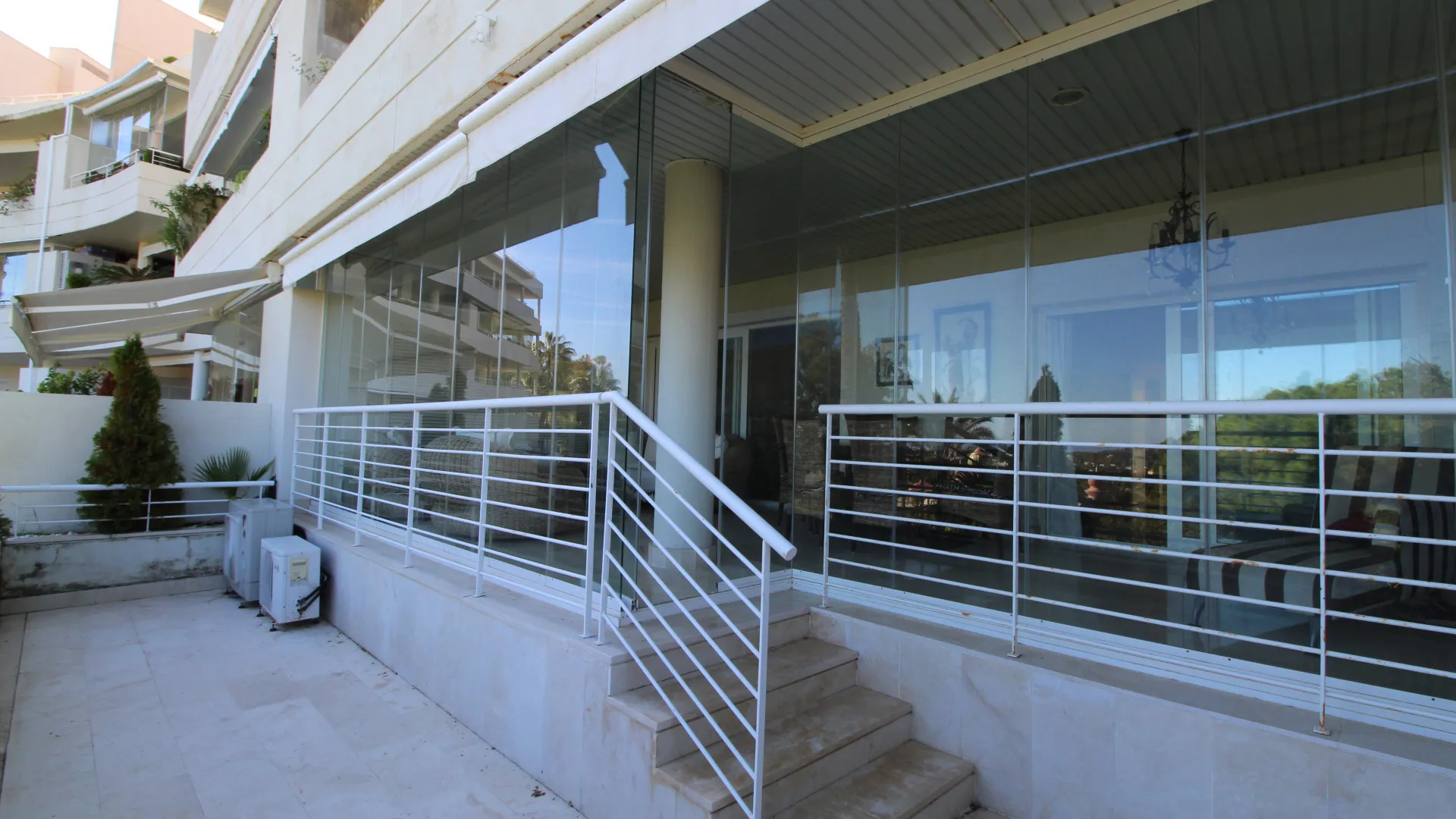 Apartamento planta baja en venta en La Corniche