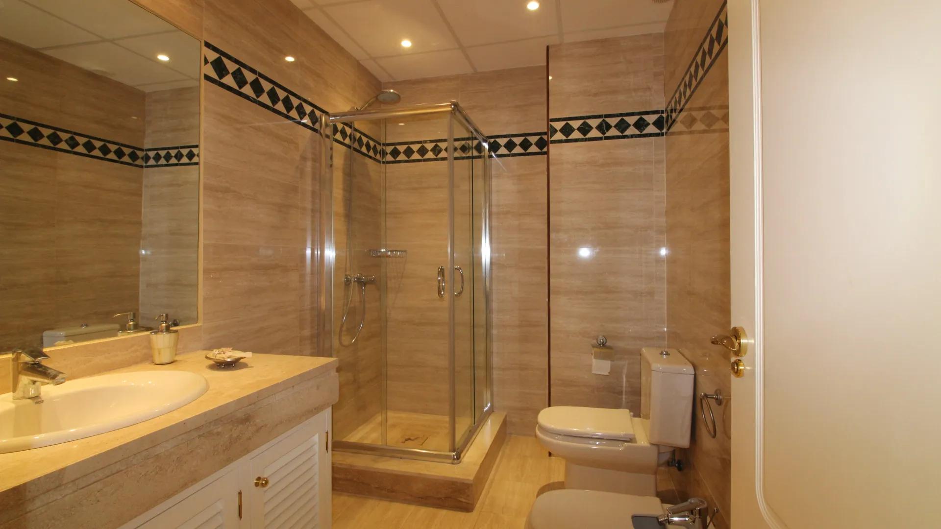 Apartamento planta baja en venta en La Corniche