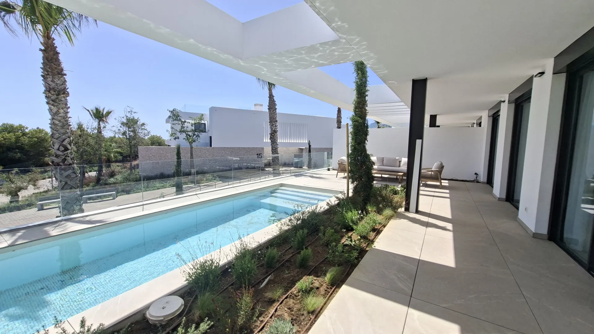 Apartamento a la venta en Marbella Este con 4 dormitorios