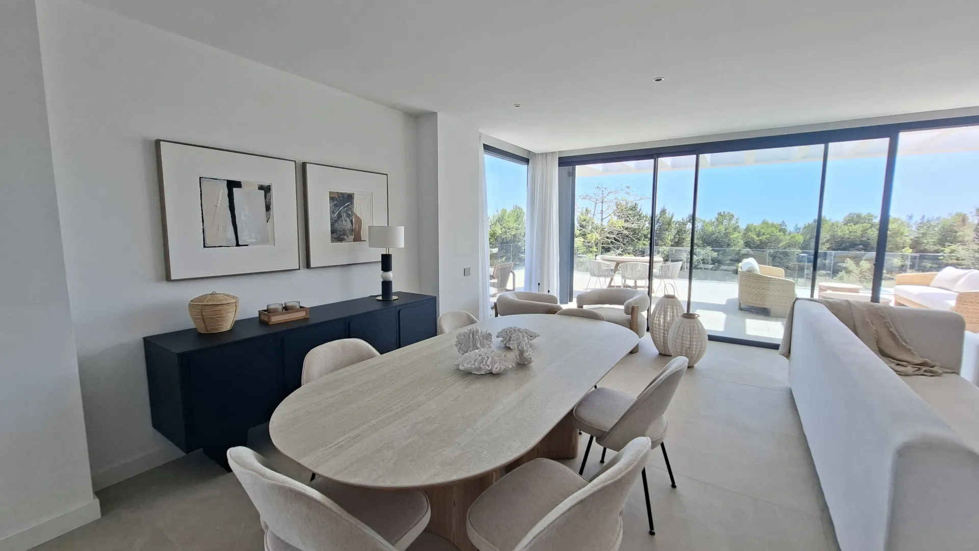 Apartamento a la venta en Marbella Este con 4 dormitorios