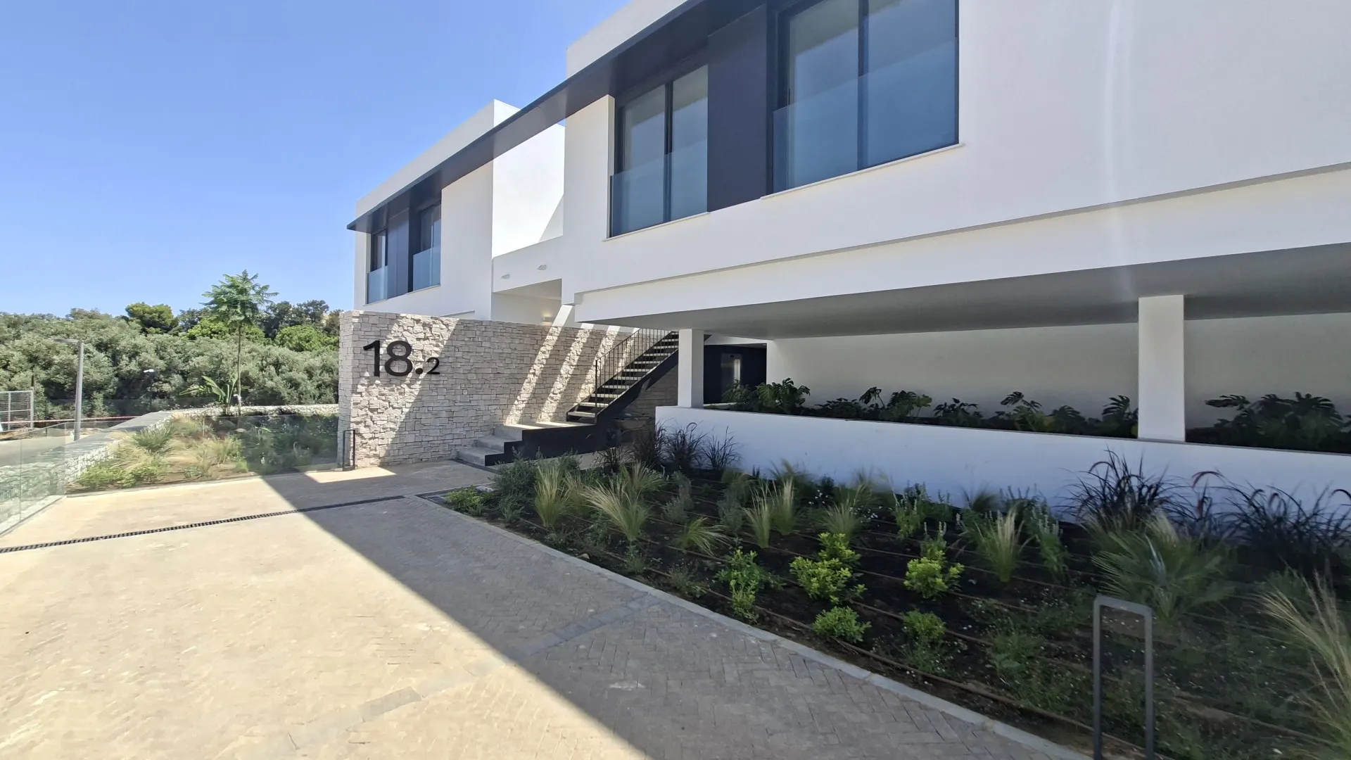 Apartamento a la venta en Marbella Este con 4 dormitorios