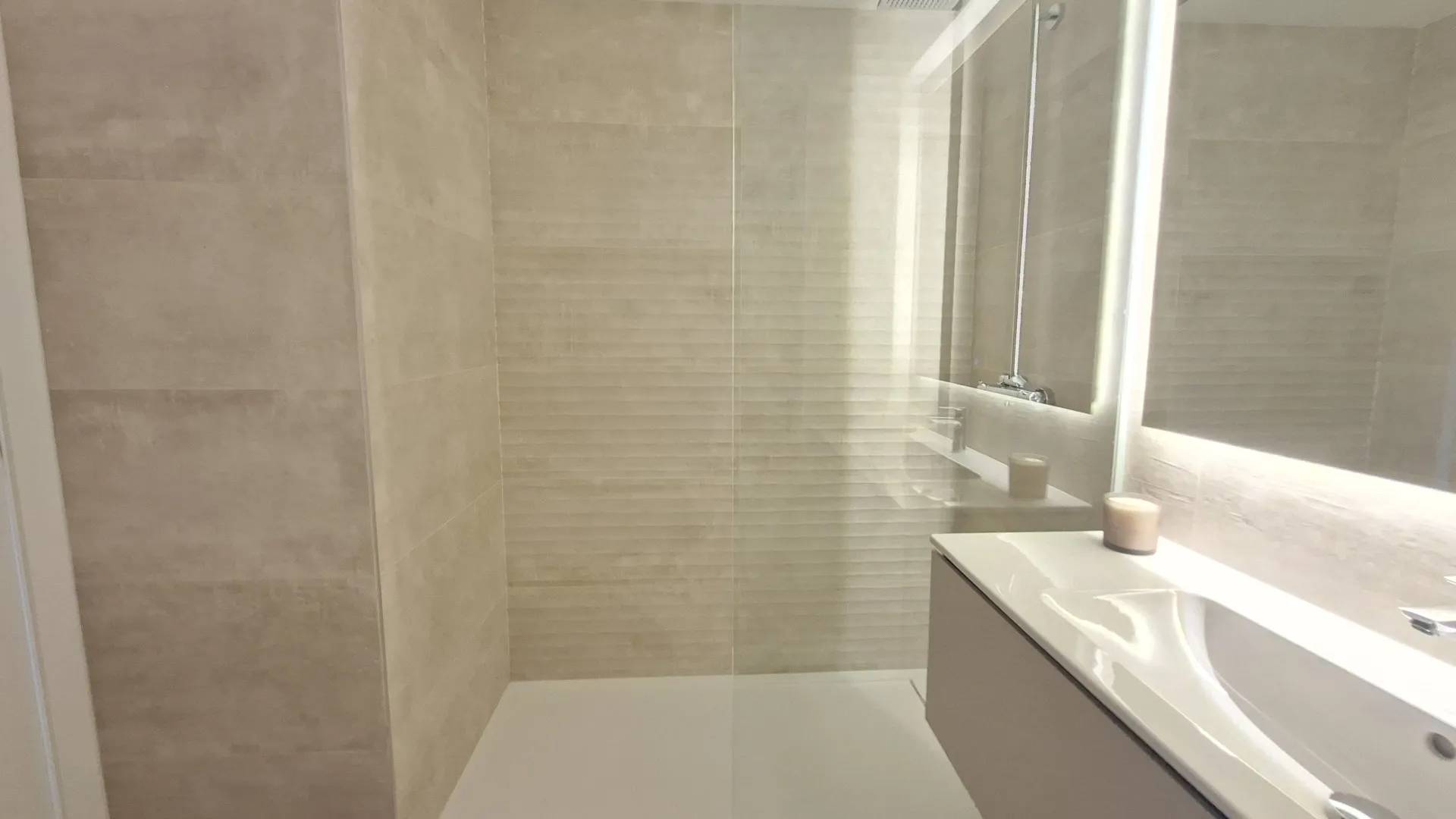 Apartamento a la venta en Marbella Este con 4 dormitorios