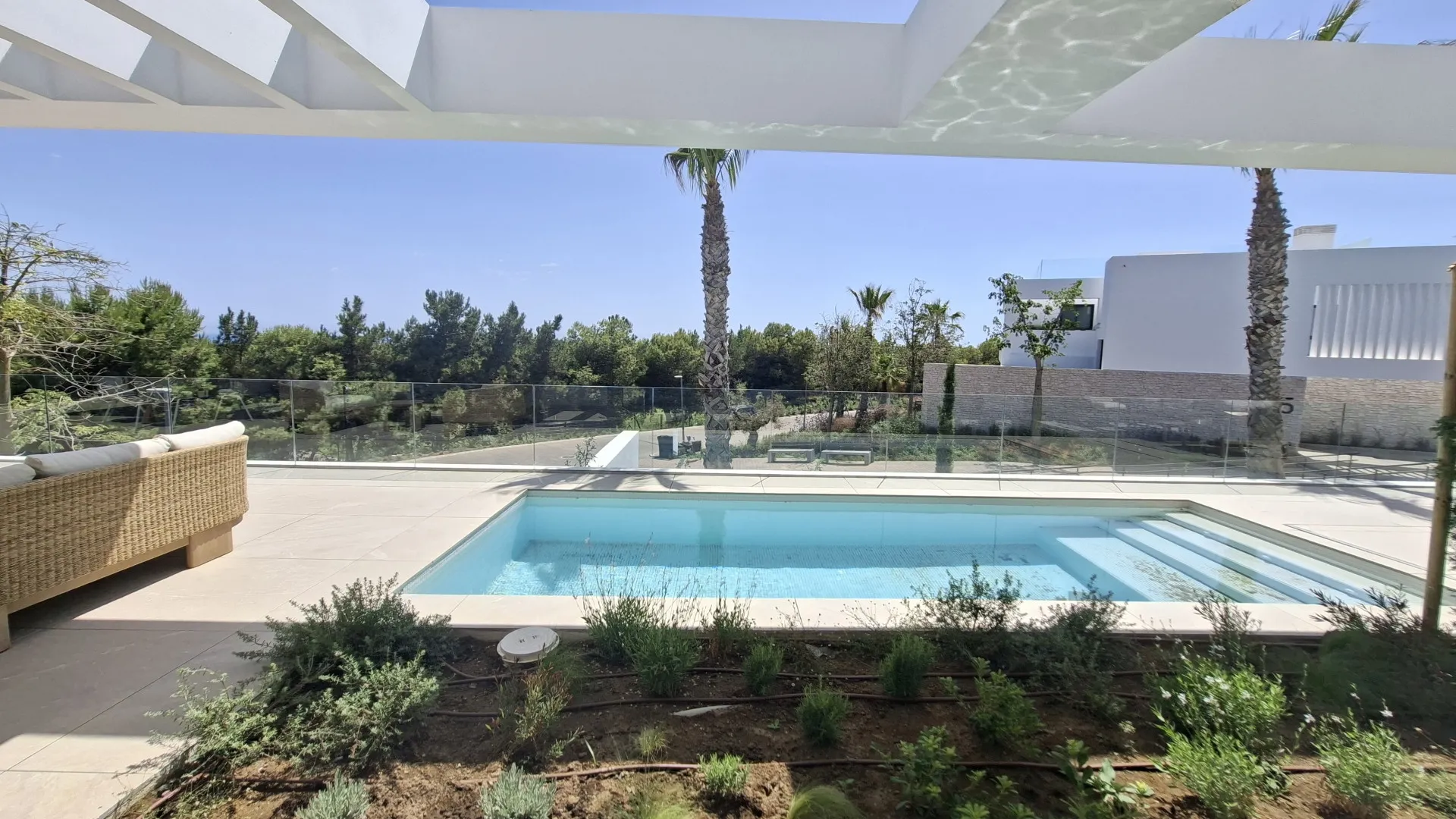 Apartamento a la venta en Marbella Este con 4 dormitorios