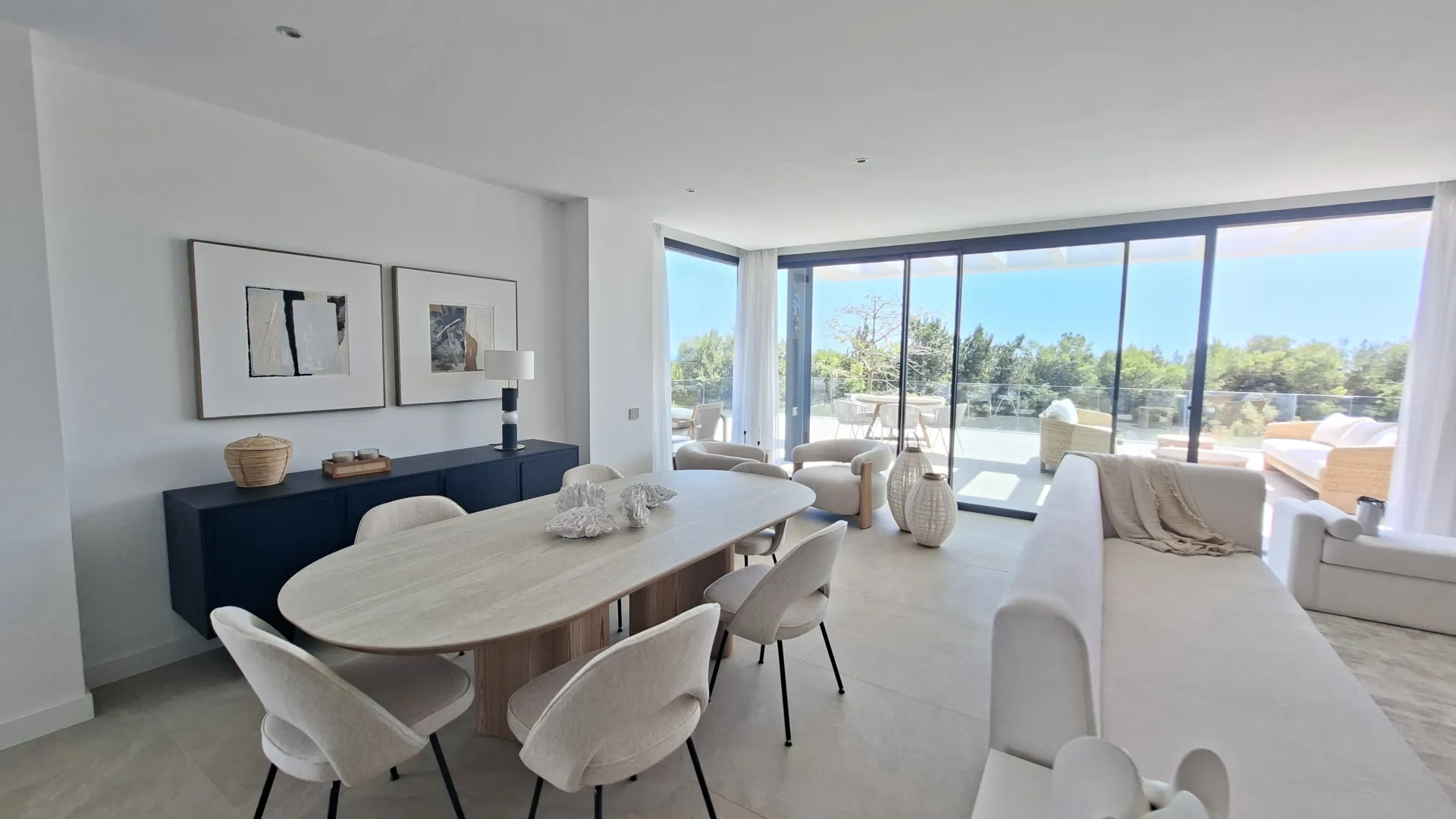 Apartamento a la venta en Marbella Este con 4 dormitorios