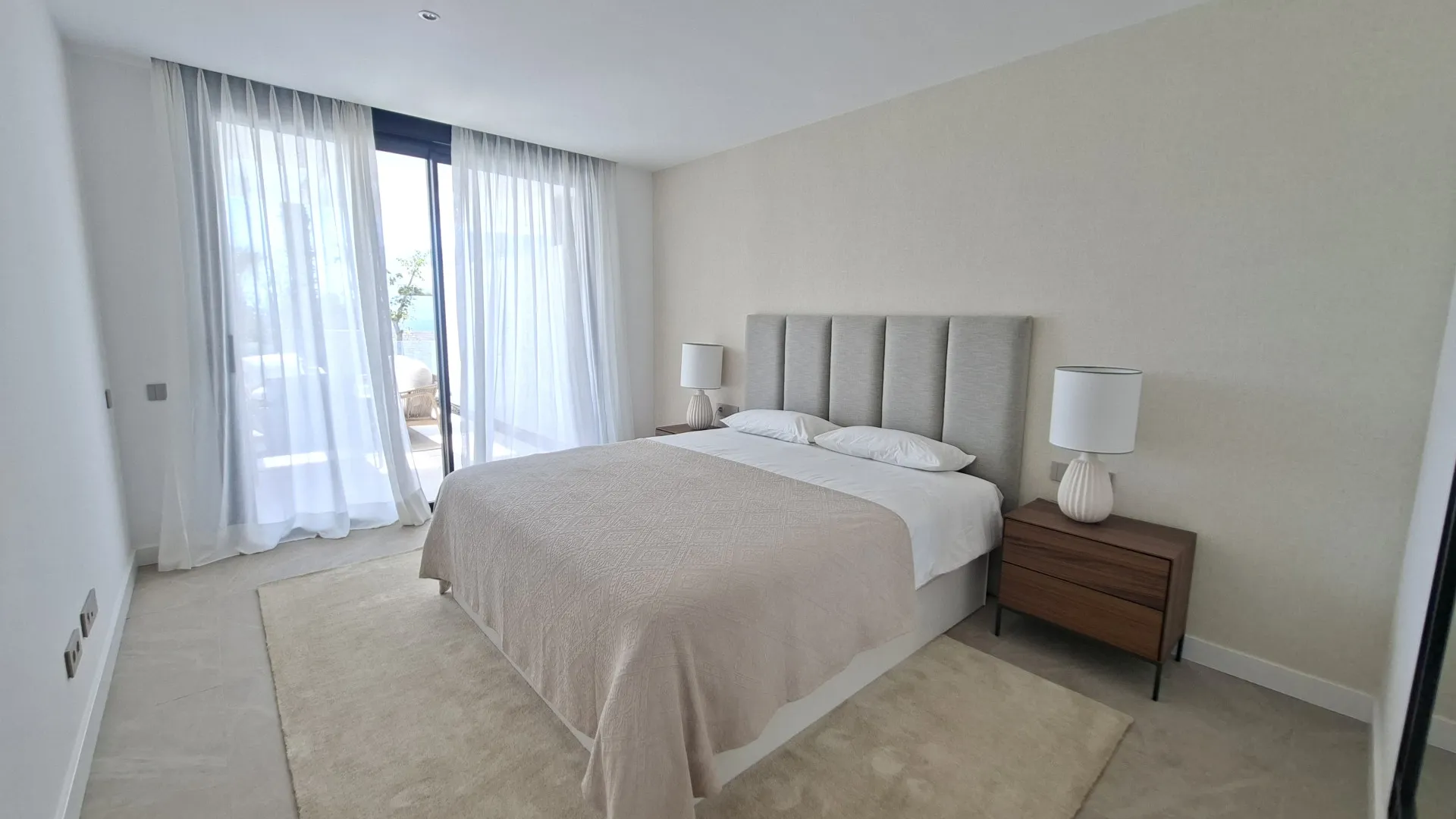 Apartamento a la venta en Marbella Este con 4 dormitorios
