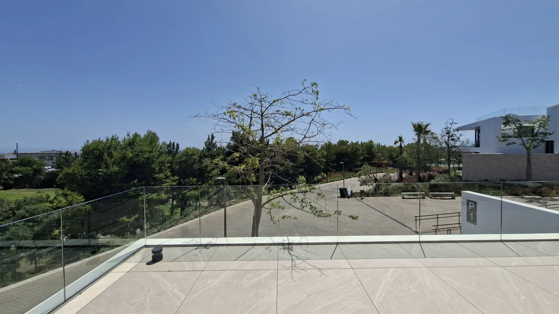 Apartamento a la venta en Marbella Este con 4 dormitorios