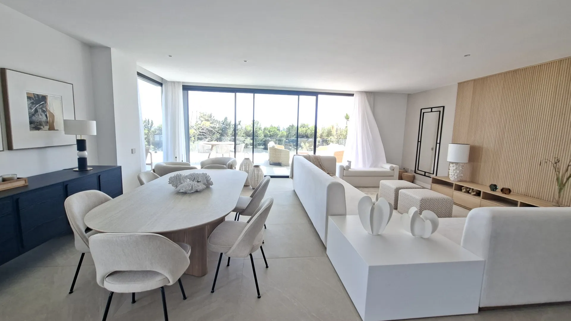 Apartamento a la venta en Marbella Este con 4 dormitorios