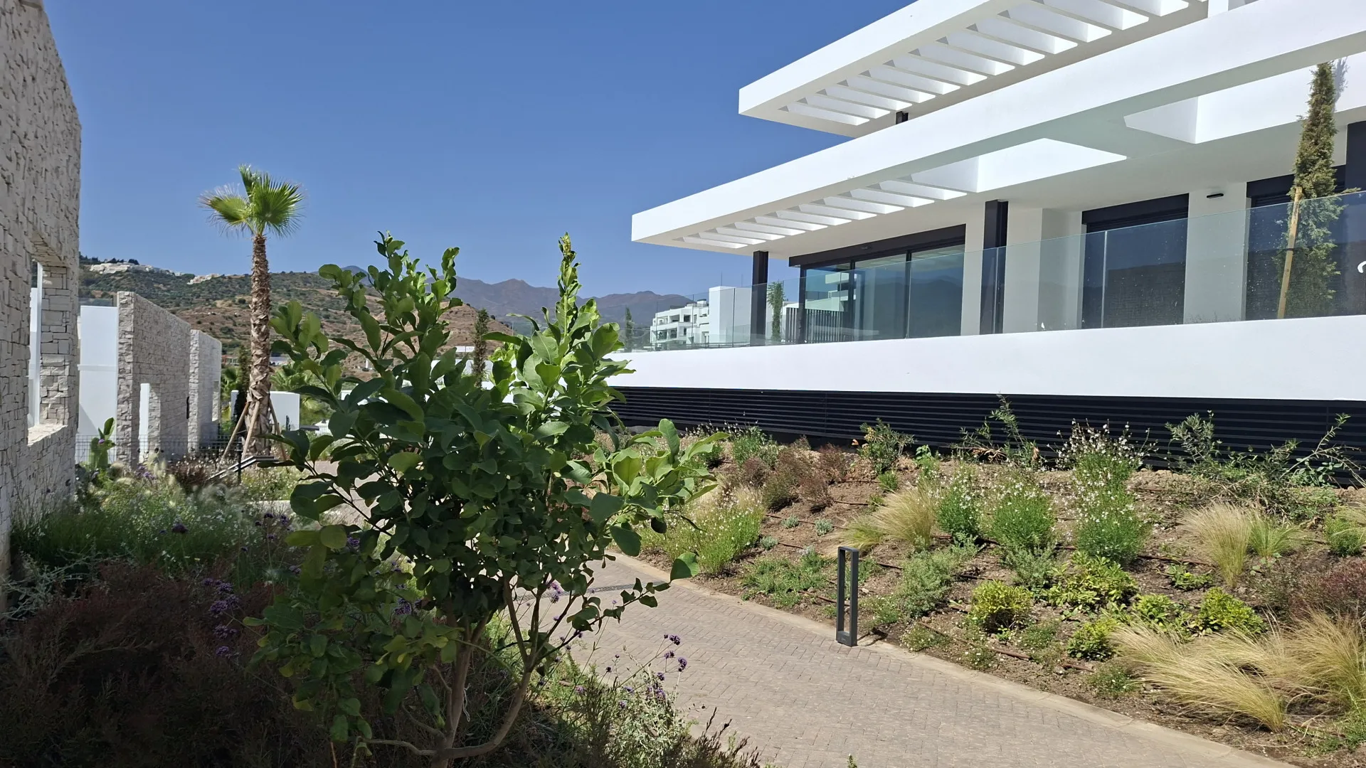 Apartamento a la venta en Marbella Este con 4 dormitorios