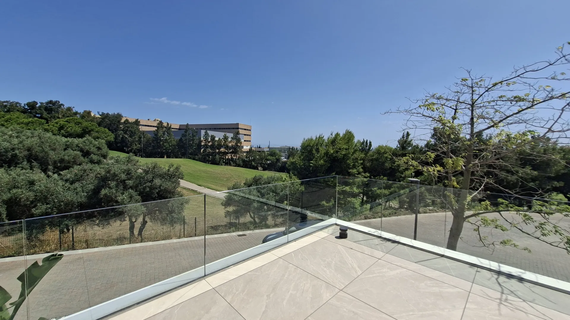 Apartamento a la venta en Marbella Este con 4 dormitorios