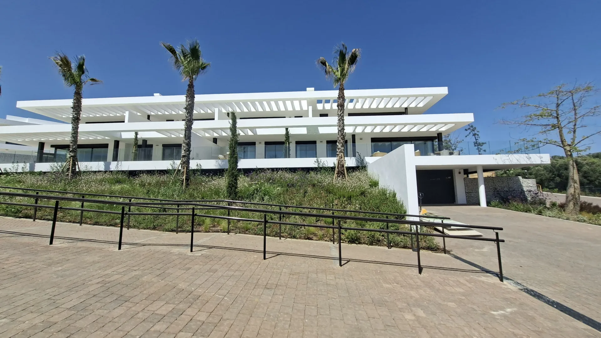 Apartamento a la venta en Marbella Este con 4 dormitorios
