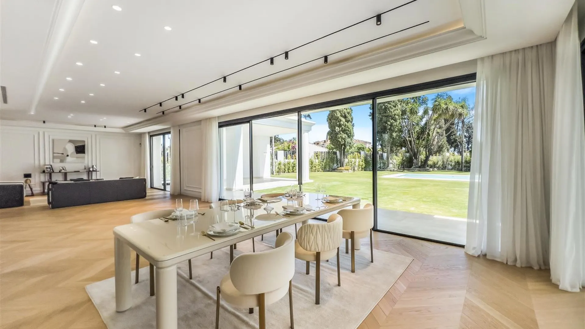 Villa a la venta en Las Lomas del Marbella Club