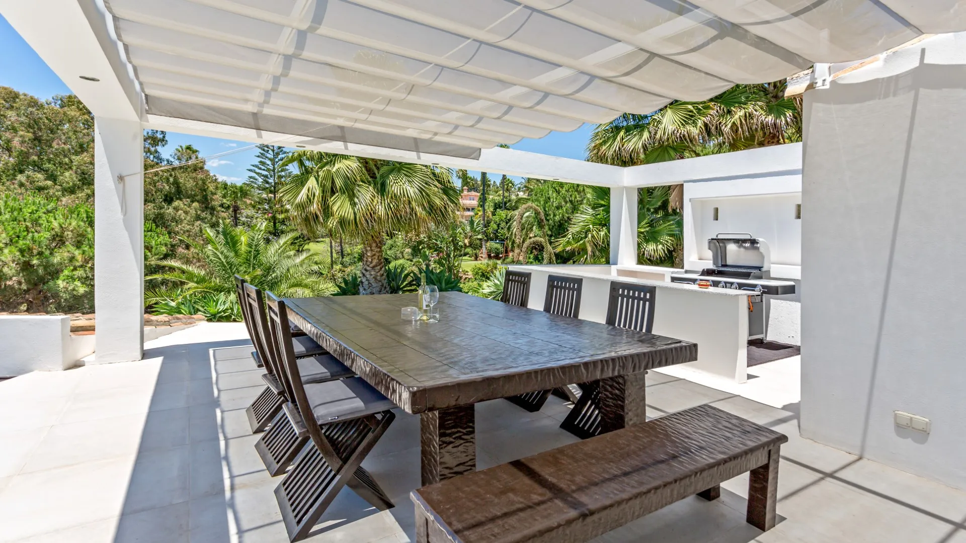 Villa a la venta con 6 dormitorios en Hacienda las Chapas