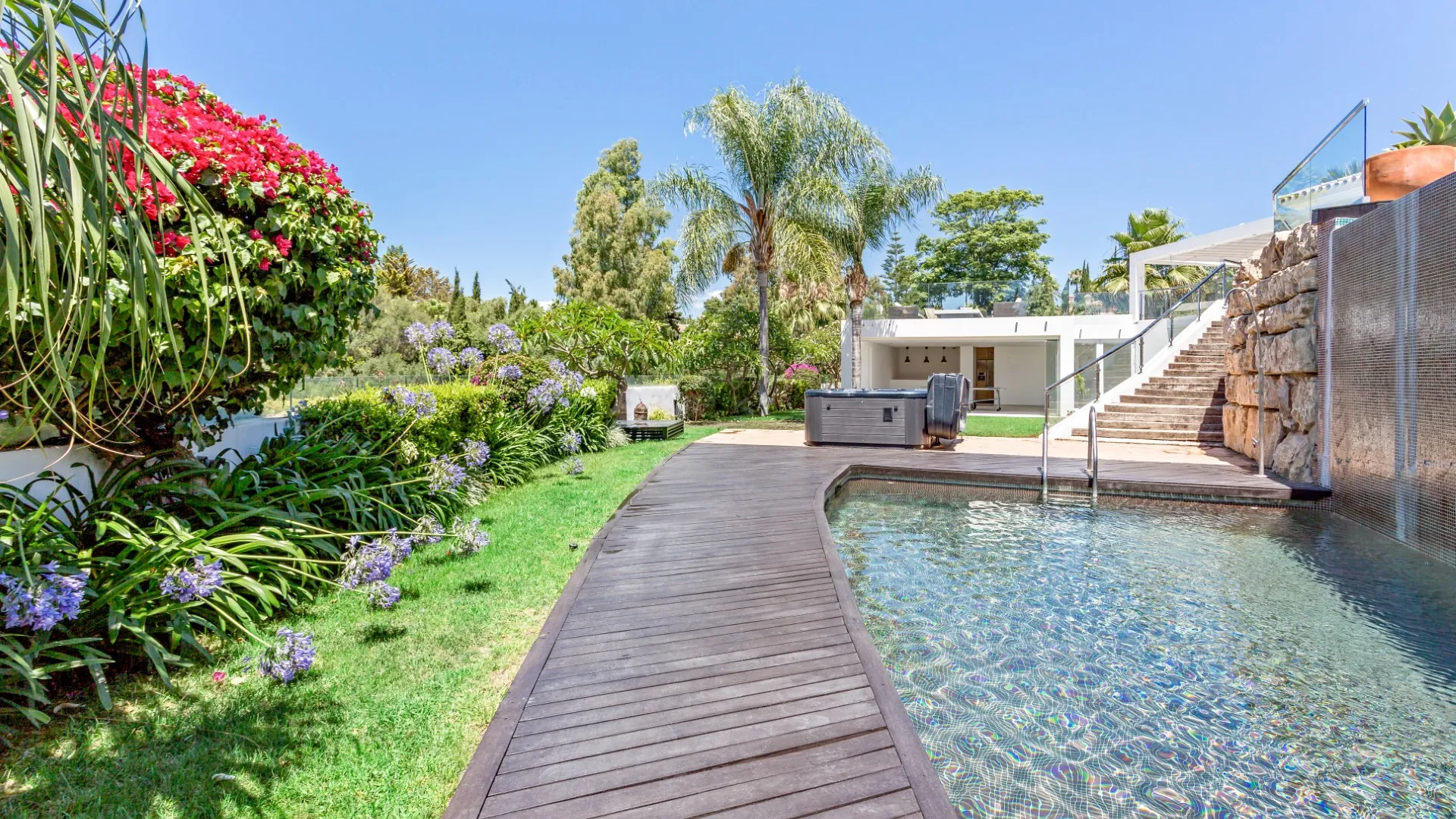 Villa a la venta con 6 dormitorios en Hacienda las Chapas