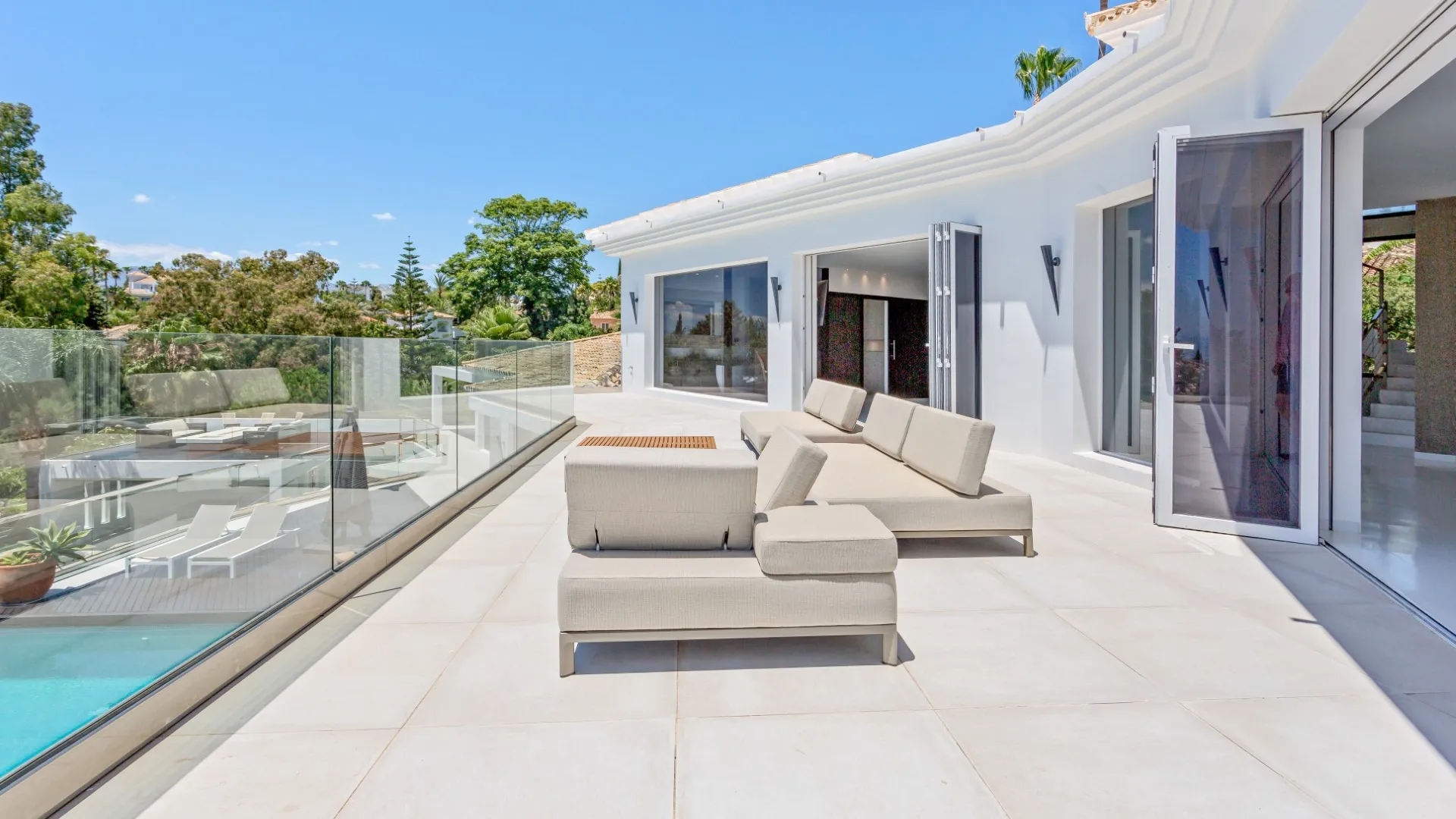 Villa a la venta con 6 dormitorios en Hacienda las Chapas