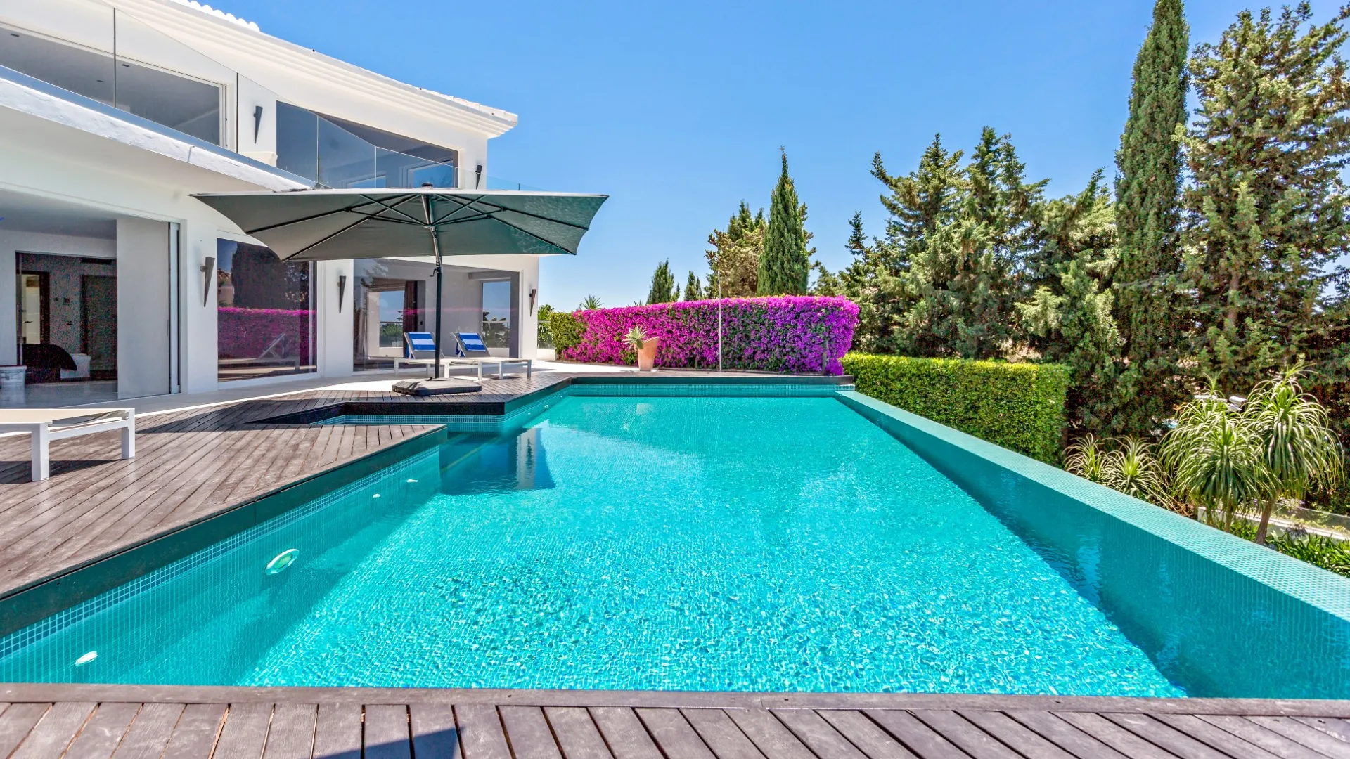Villa a la venta con 6 dormitorios en Hacienda las Chapas