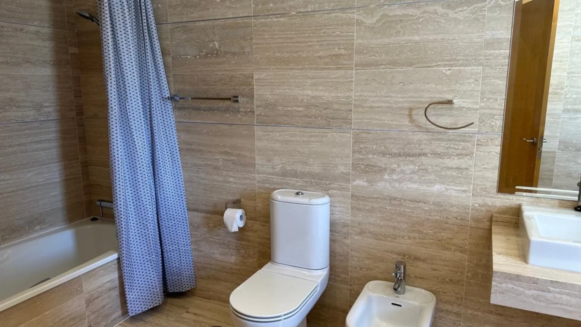 Town house for sale in Benahavis with 4 bedrooms