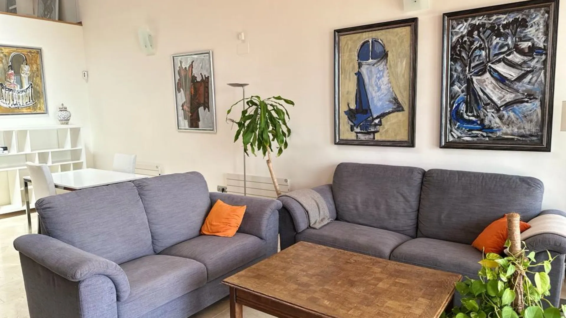 Town house for sale in Benahavis with 4 bedrooms