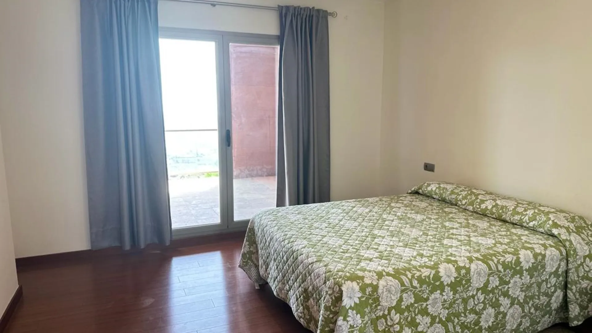 Town house for sale in Benahavis with 4 bedrooms