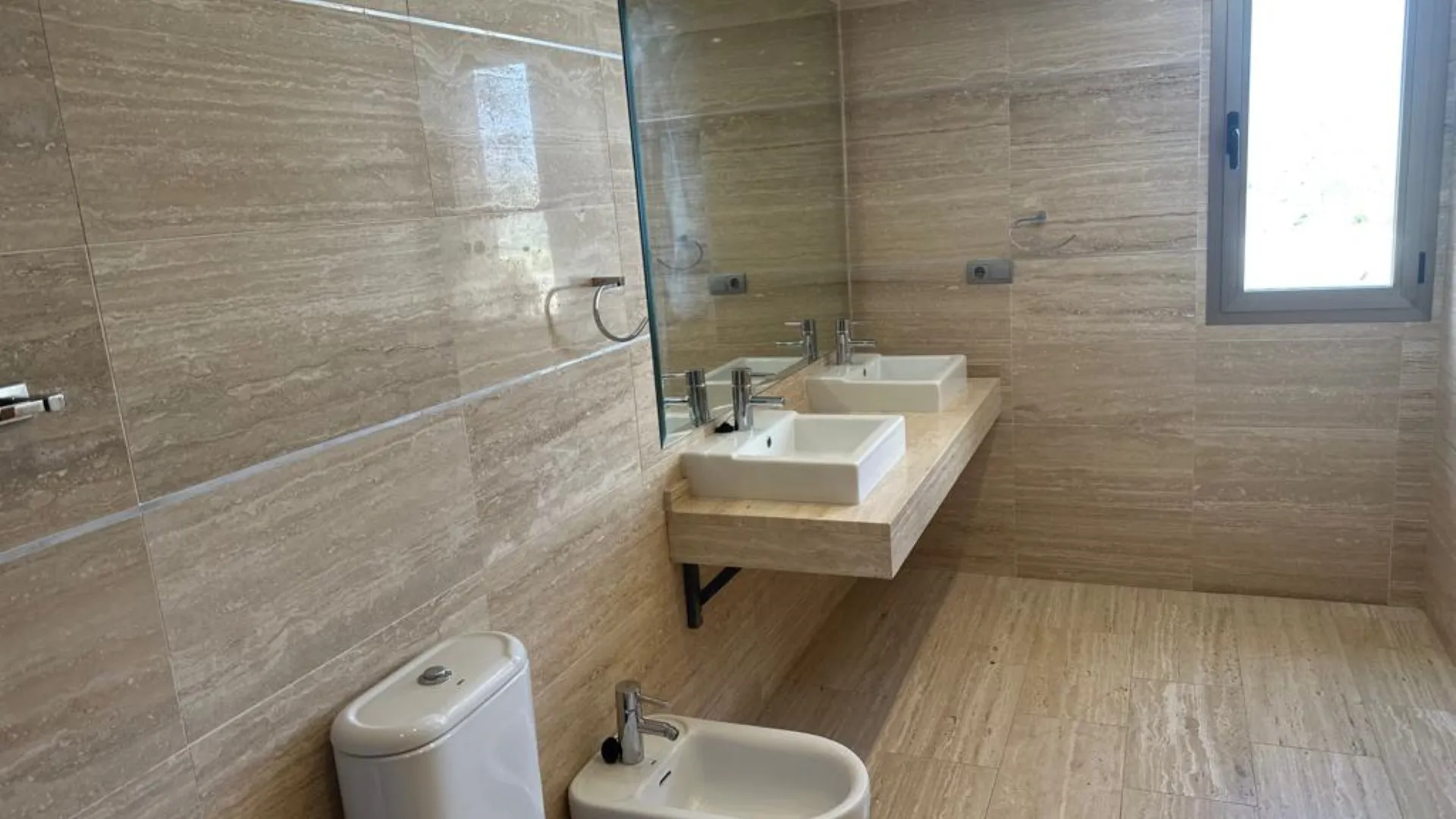 Town house for sale in Benahavis with 4 bedrooms