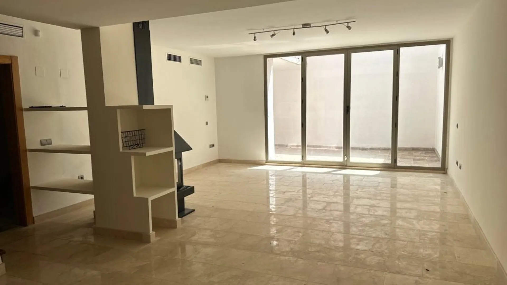 Town house for sale in Benahavis with 4 bedrooms