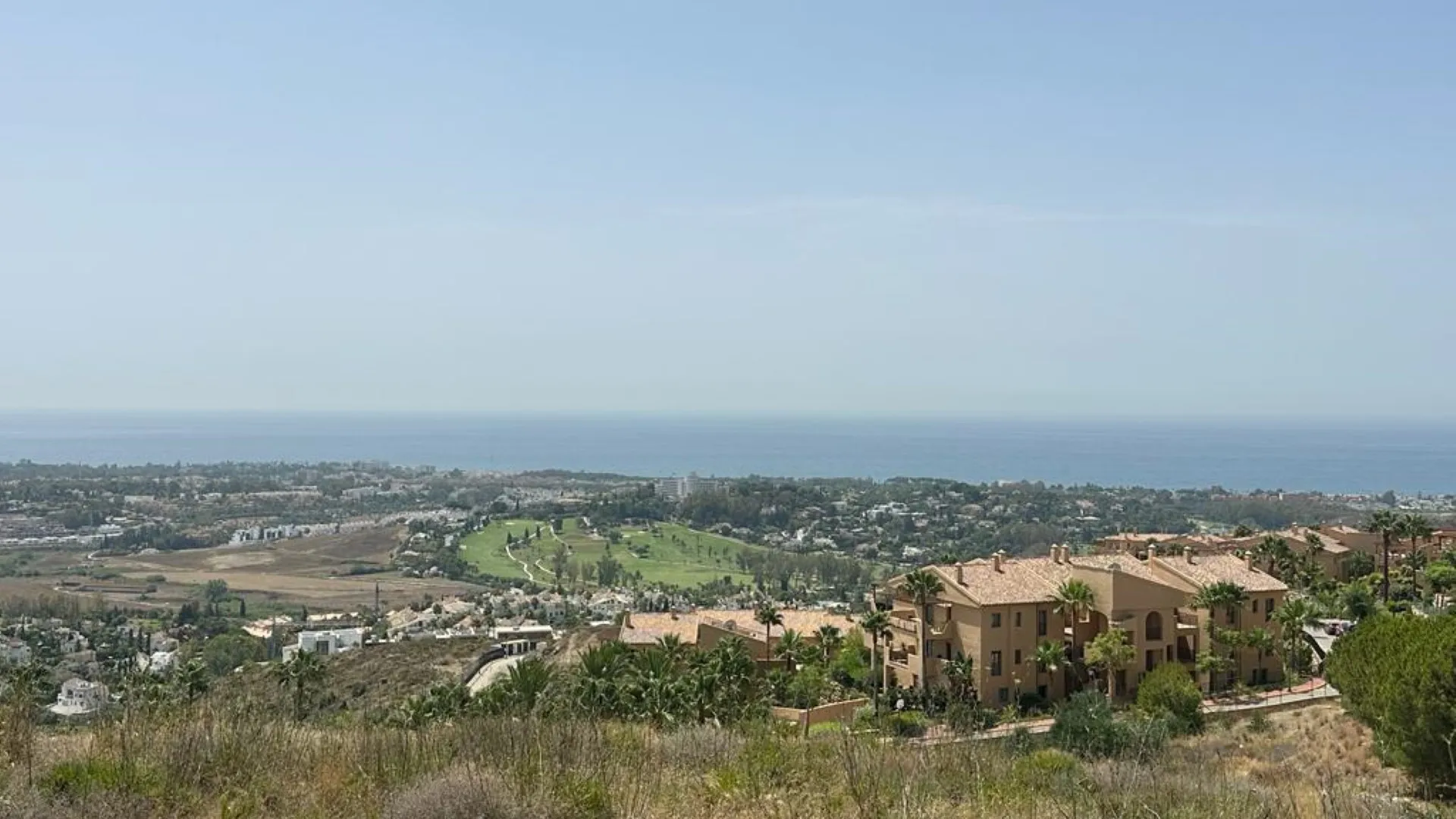 Town house for sale in Benahavis with 4 bedrooms