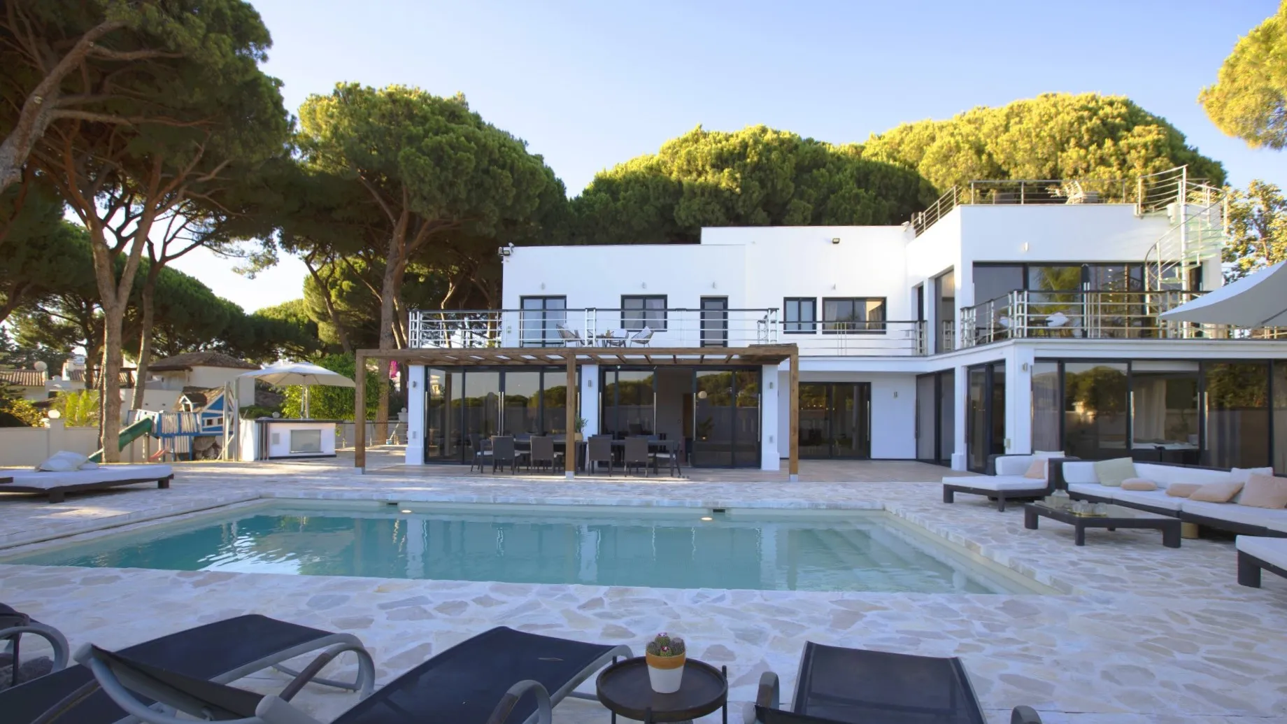 Villa con 7 dormitorios en venta en Artola
