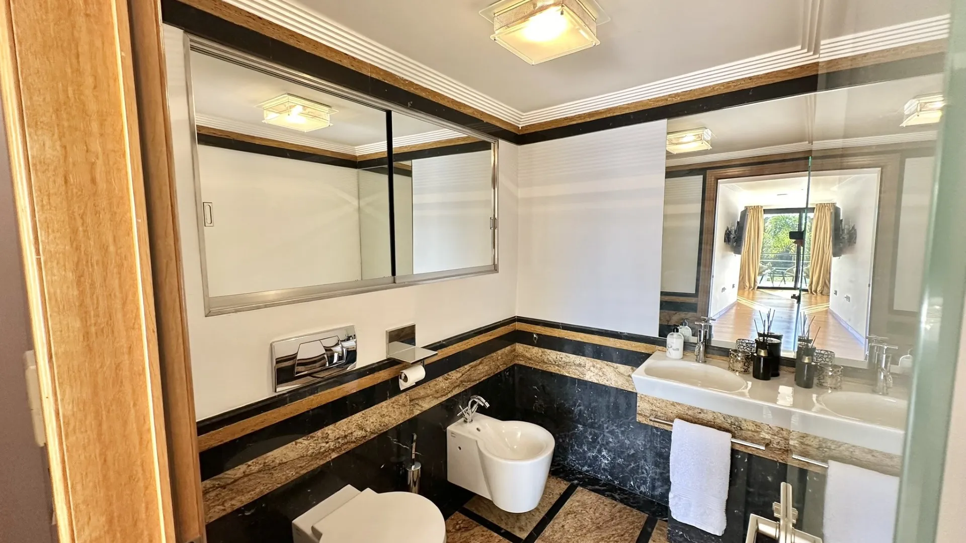 Villa con 7 dormitorios en venta en Artola