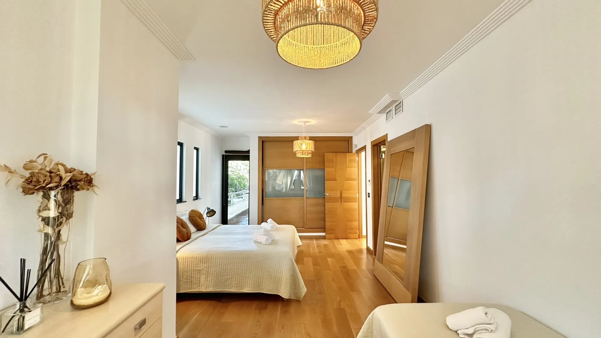 Villa con 7 dormitorios en venta en Artola