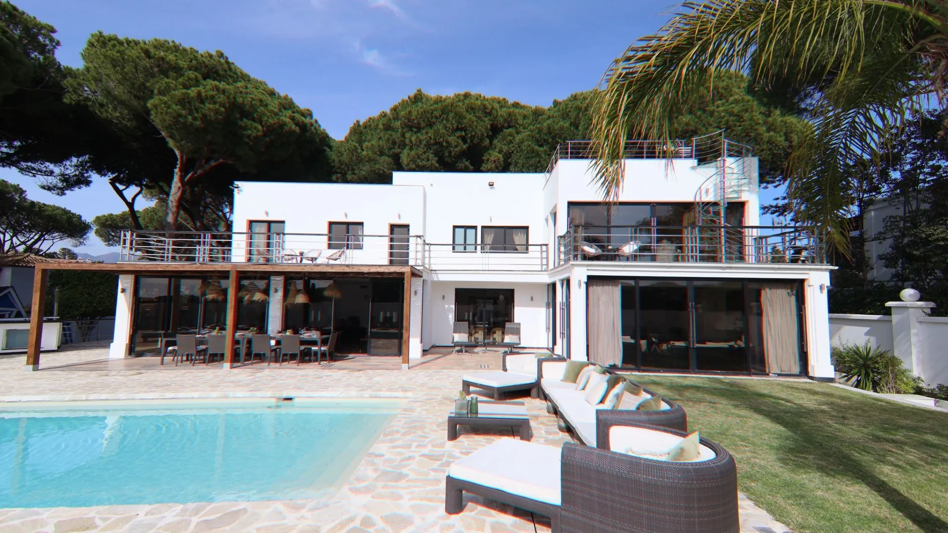 Villa con 7 dormitorios en venta en Artola