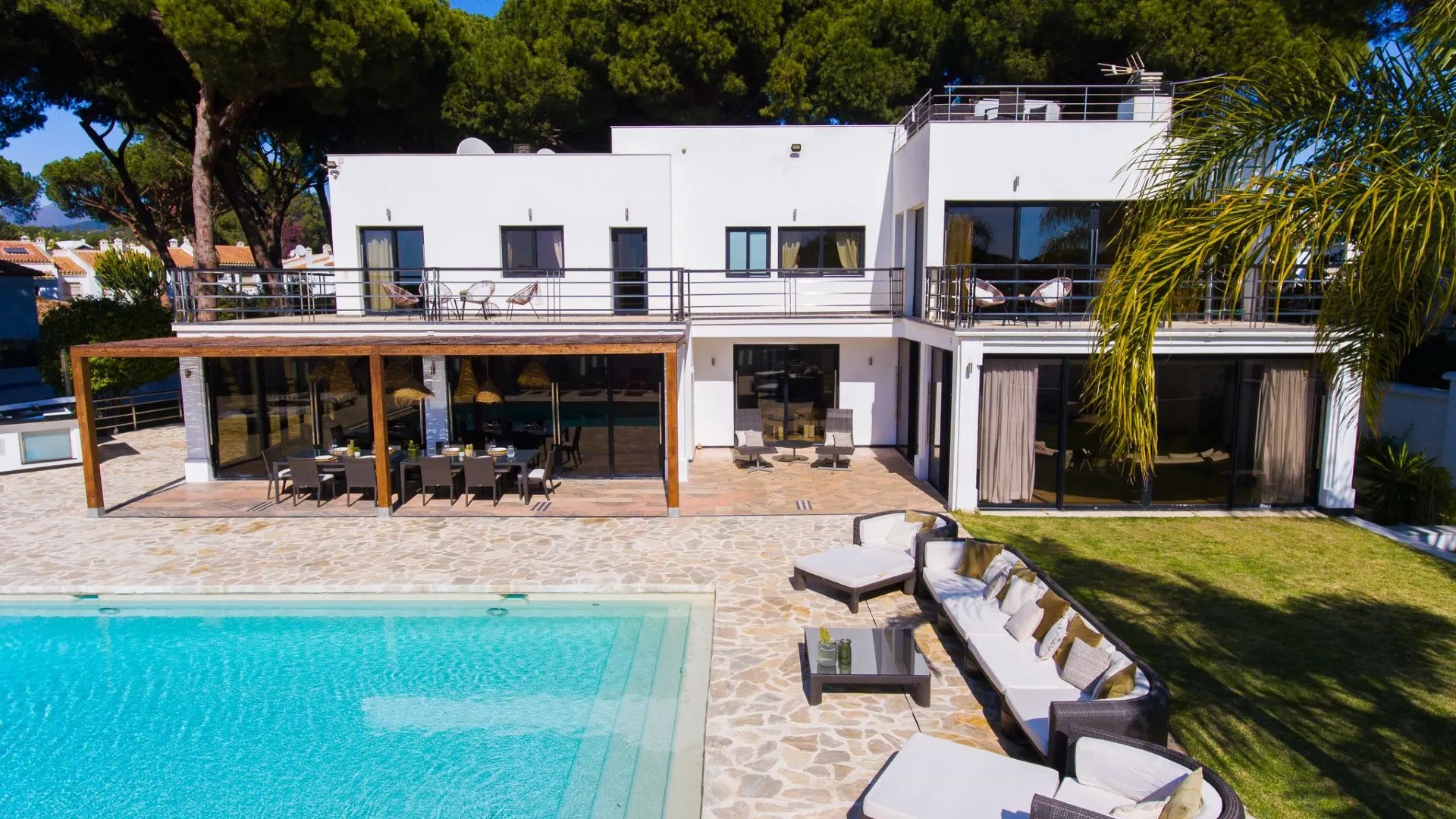 Villa con 7 dormitorios en venta en Artola