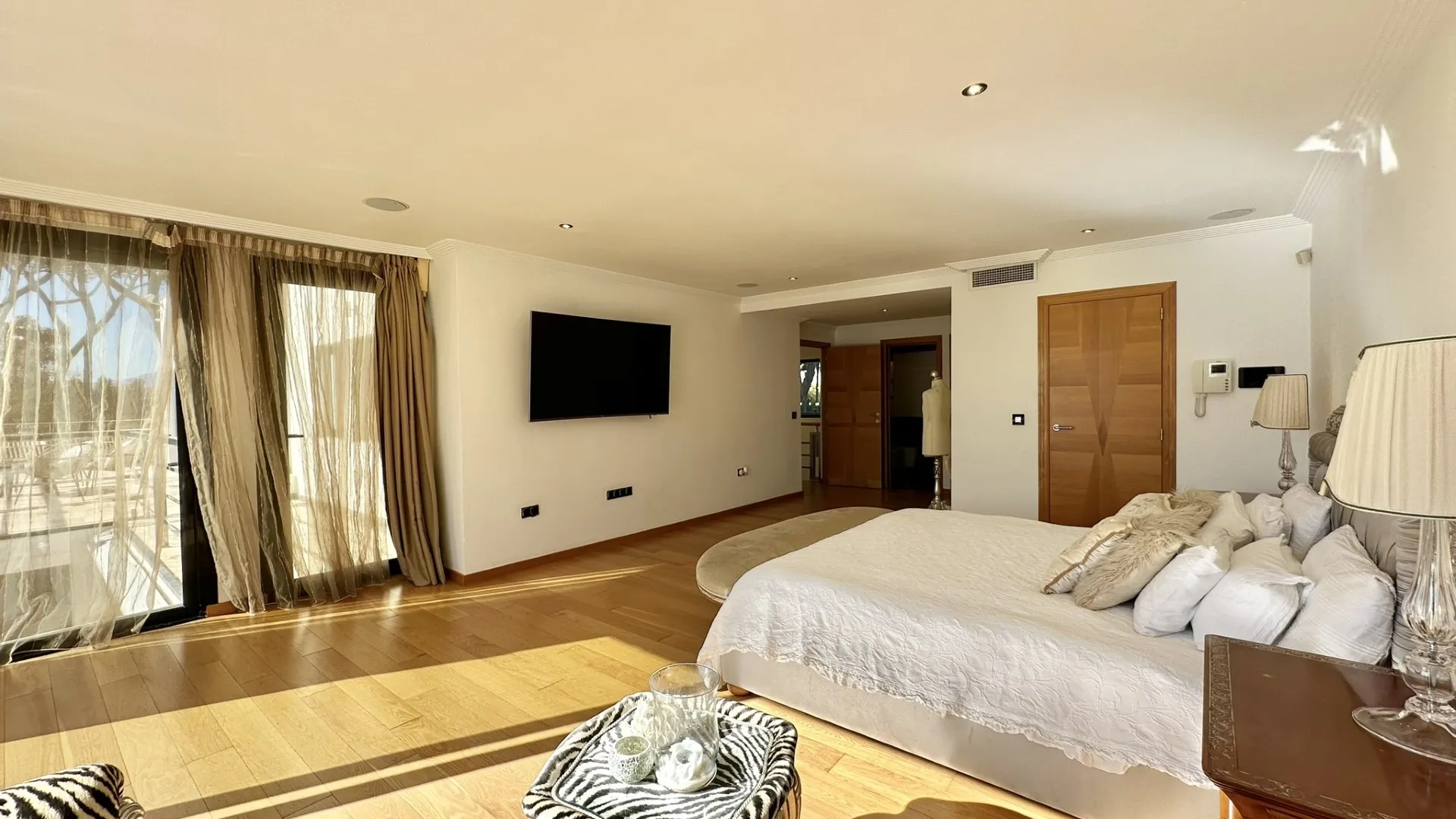 Villa con 7 dormitorios en venta en Artola