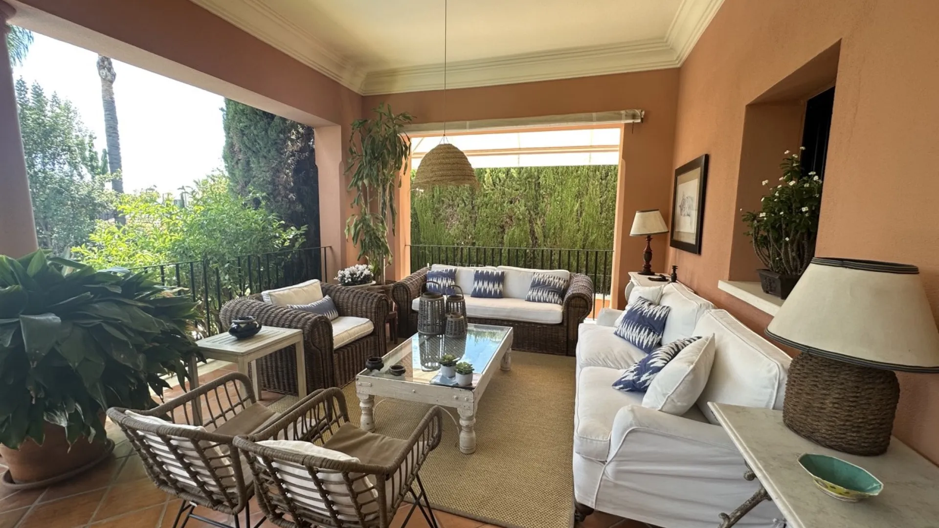 Altos de Puente Romano 5 bedrooms villa for sale