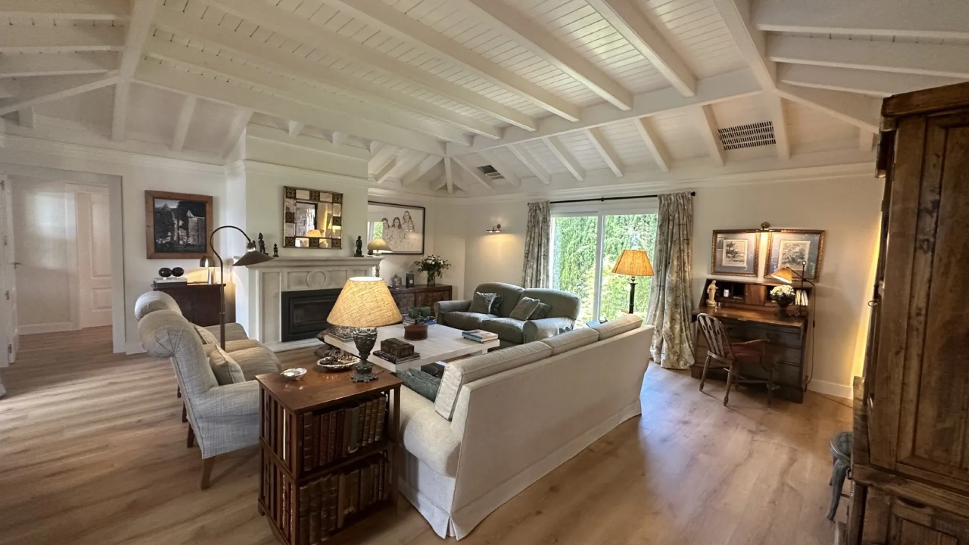 Altos de Puente Romano 5 bedrooms villa for sale