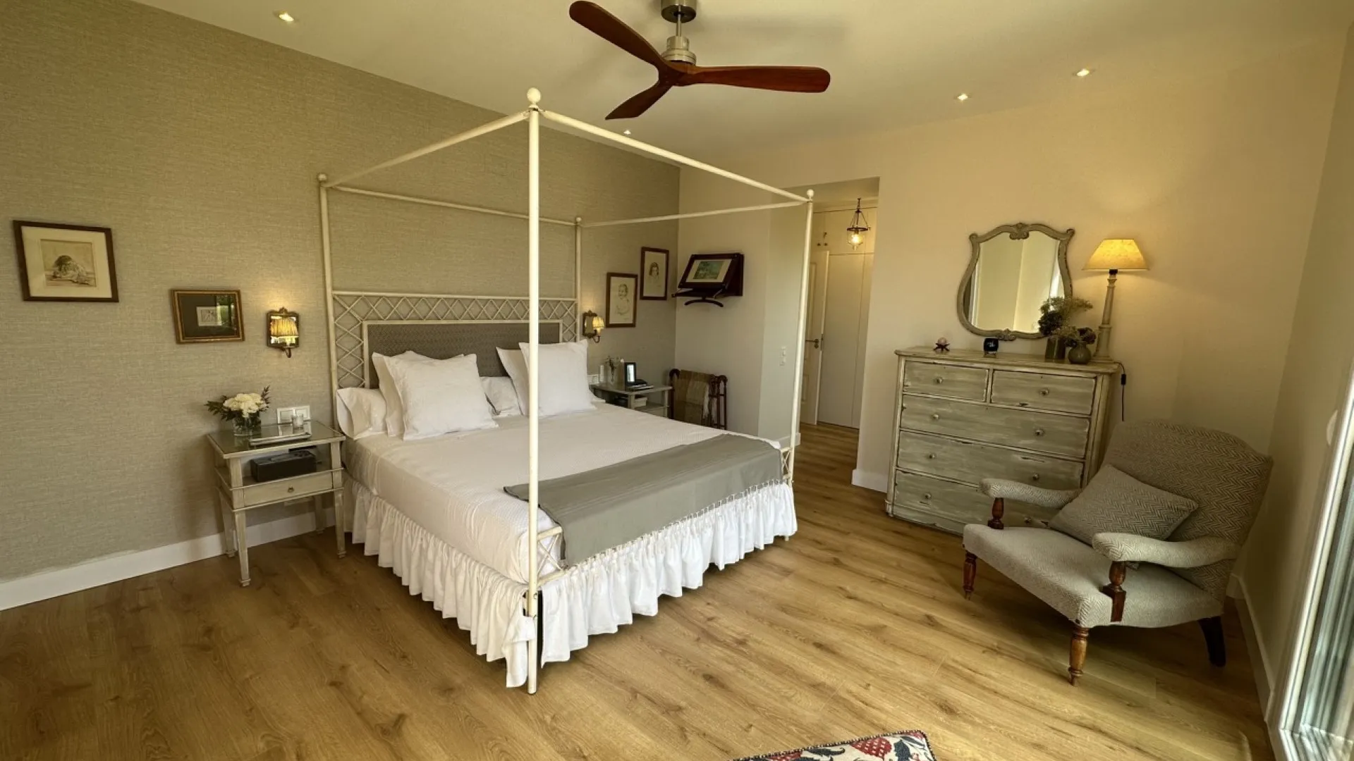 Altos de Puente Romano 5 bedrooms villa for sale