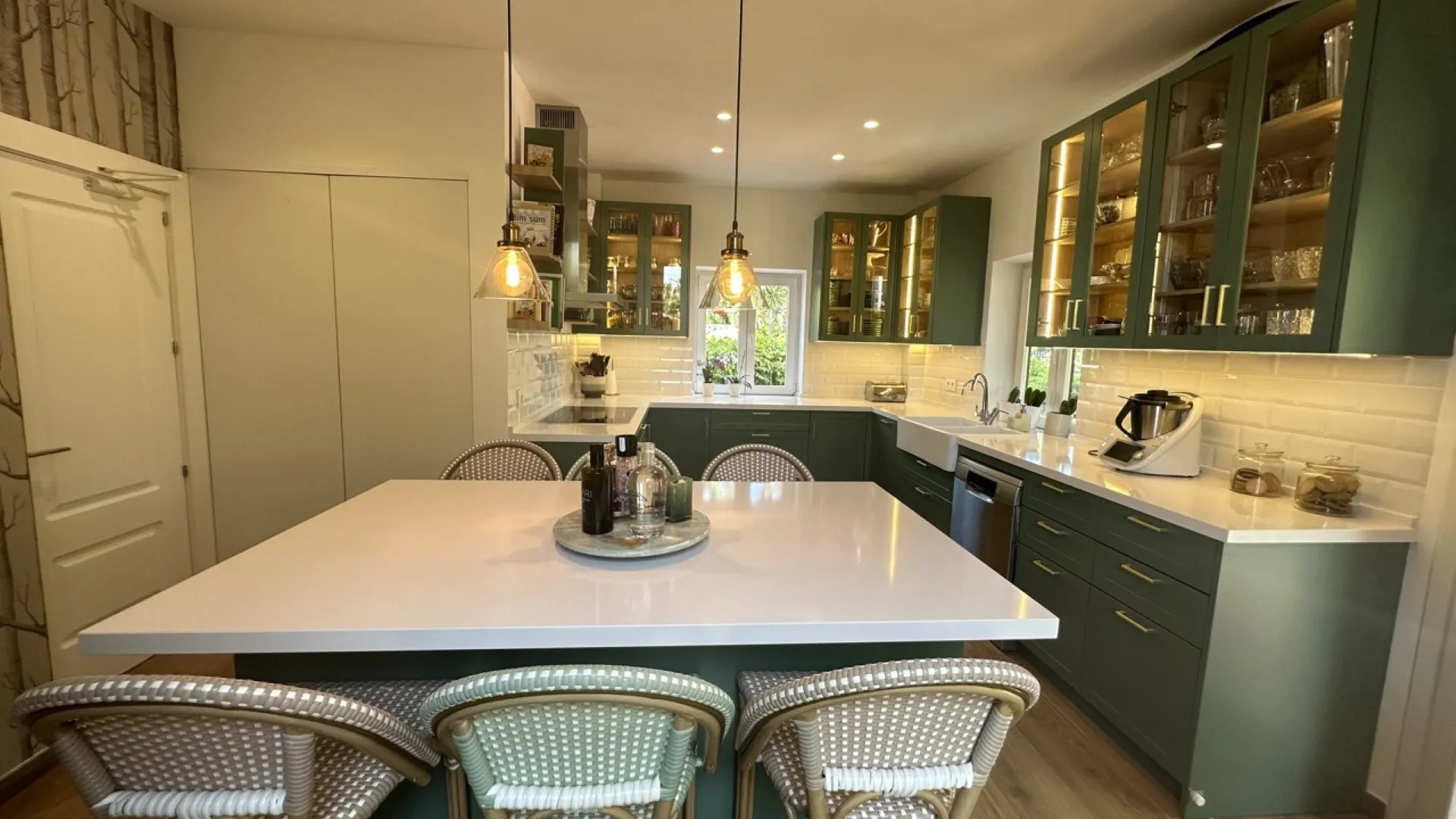 Altos de Puente Romano 5 bedrooms villa for sale