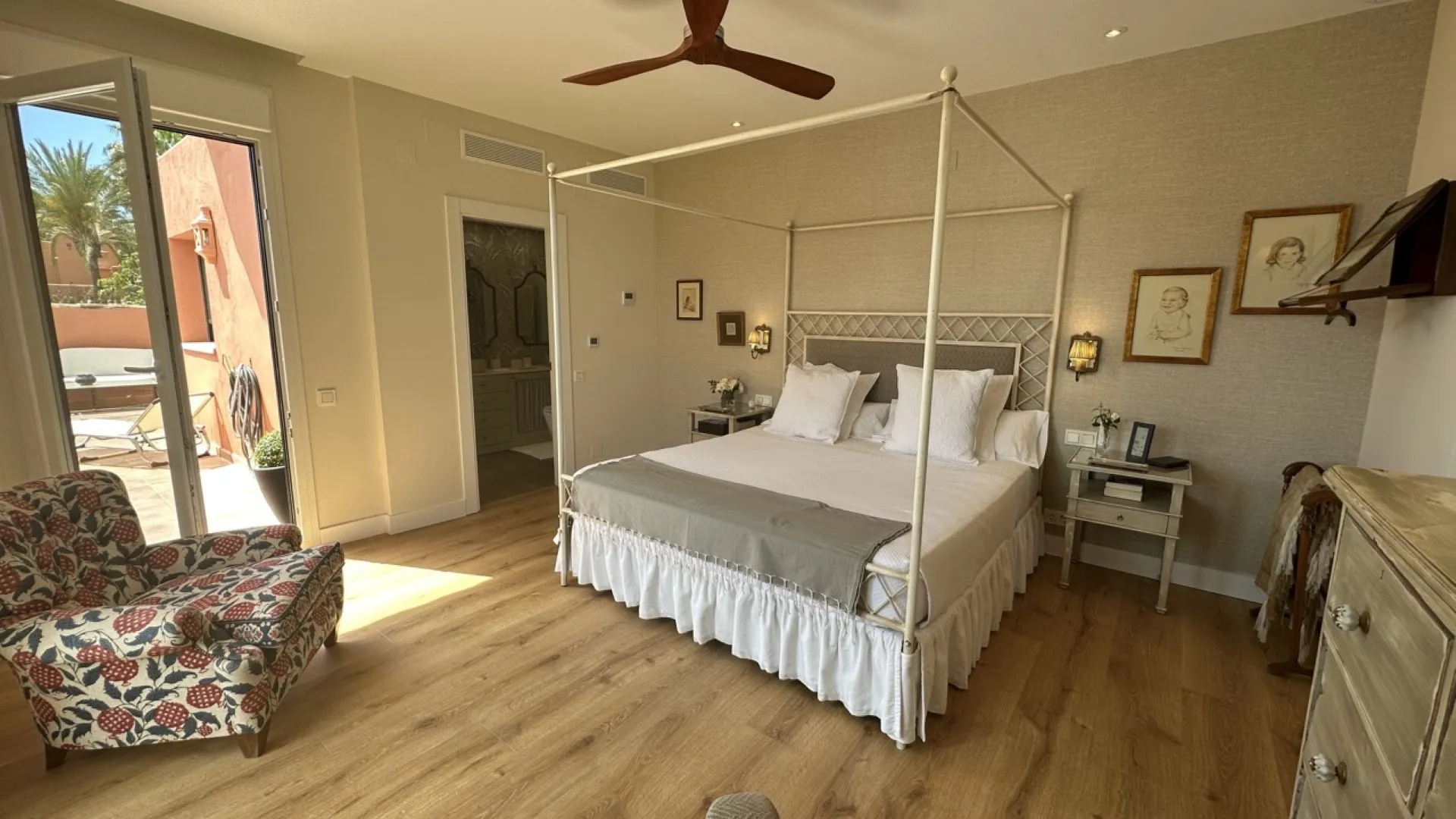 Altos de Puente Romano 5 bedrooms villa for sale