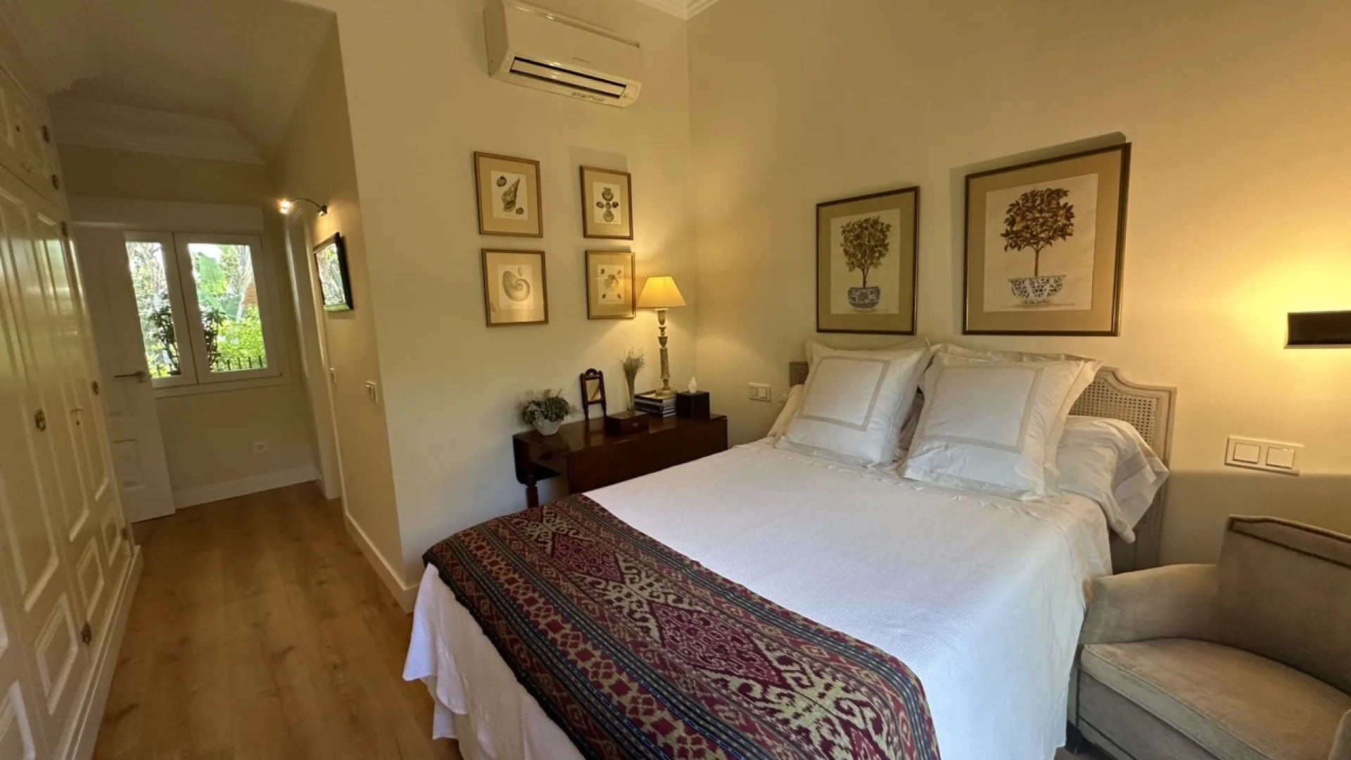 Altos de Puente Romano 5 bedrooms villa for sale